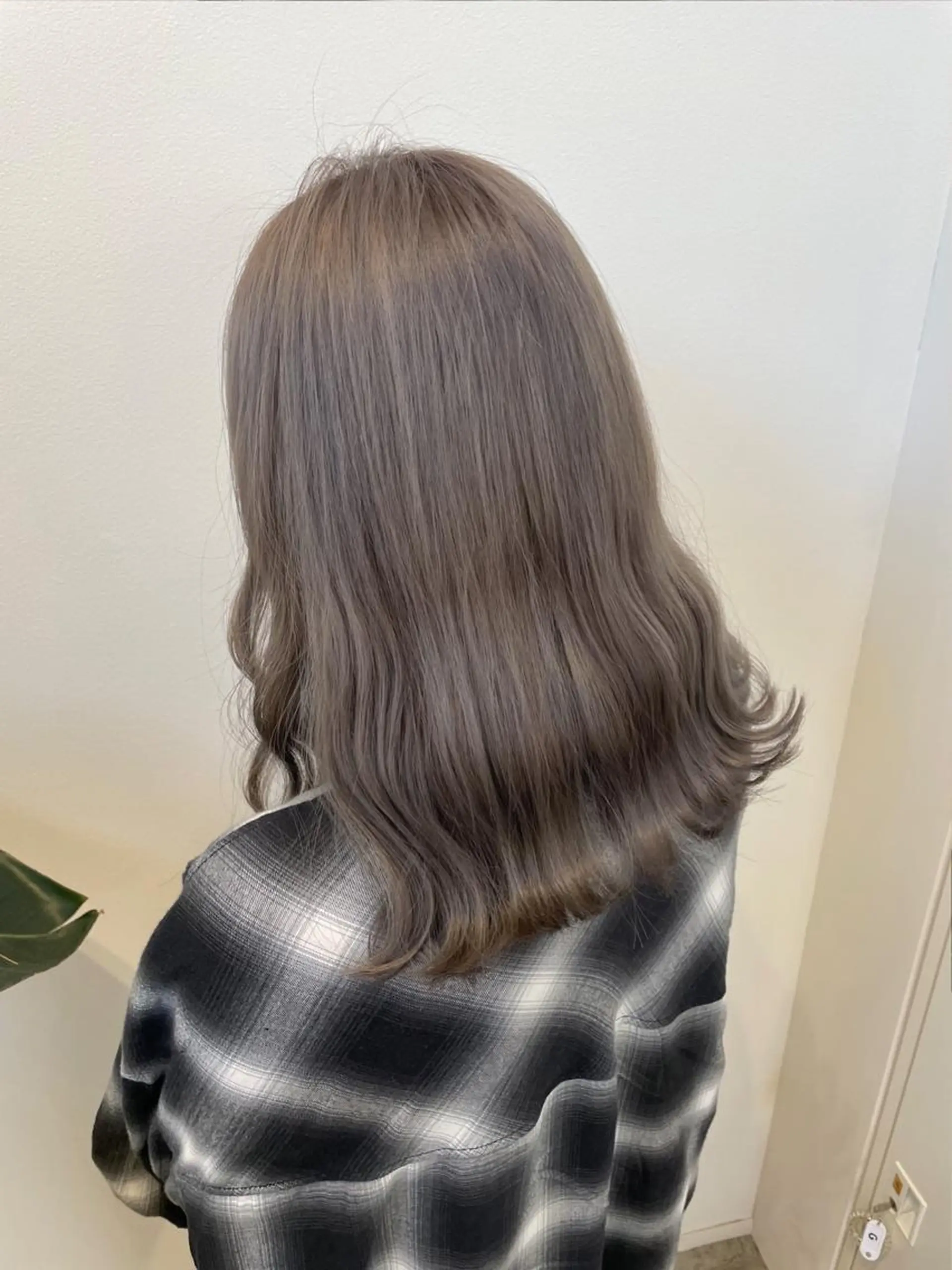 ミディアム カラー 大西 暦のヘアスタイル