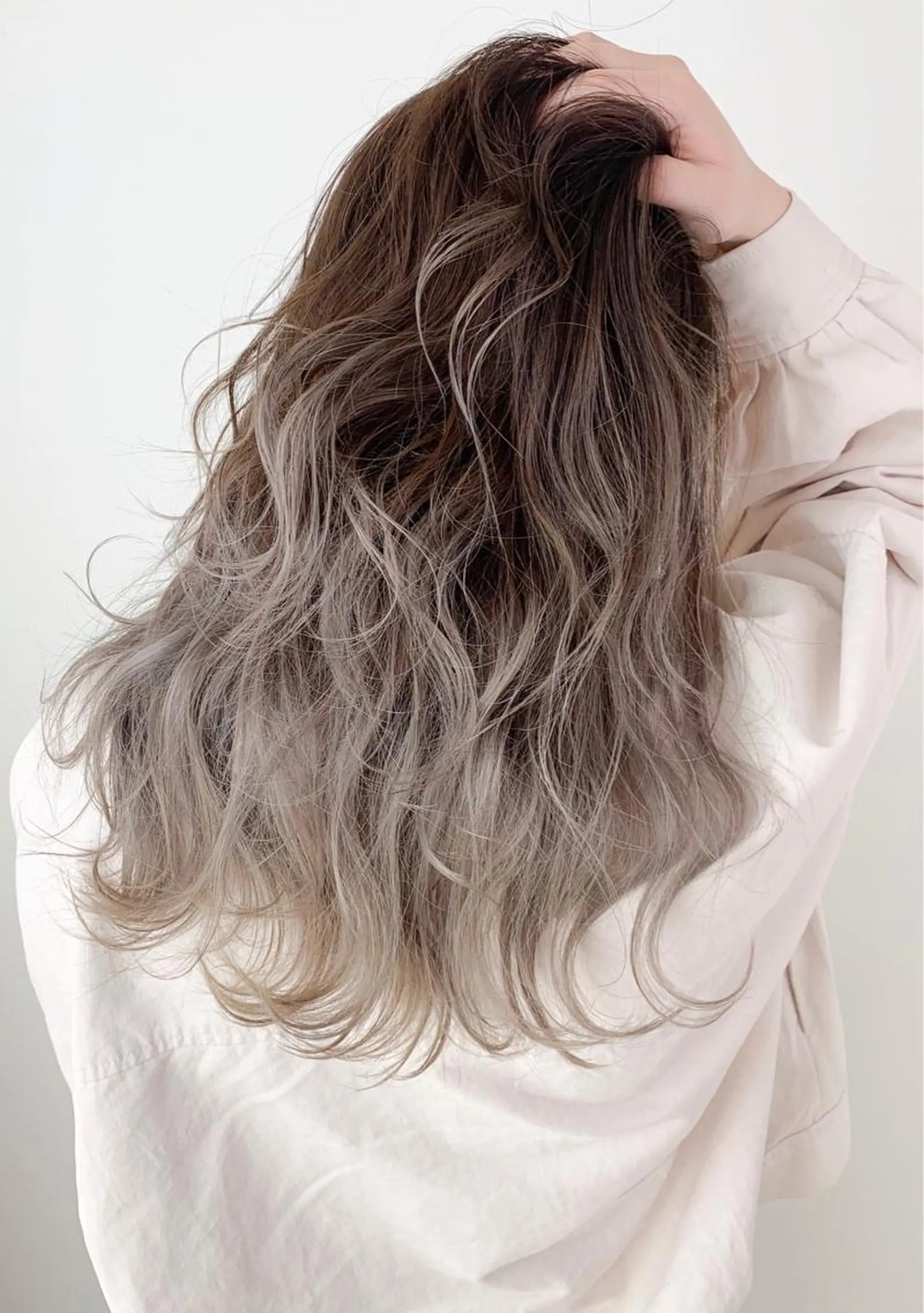 ロング カット ヘアカラー AKANE 【zina新宿】のヘアスタイル