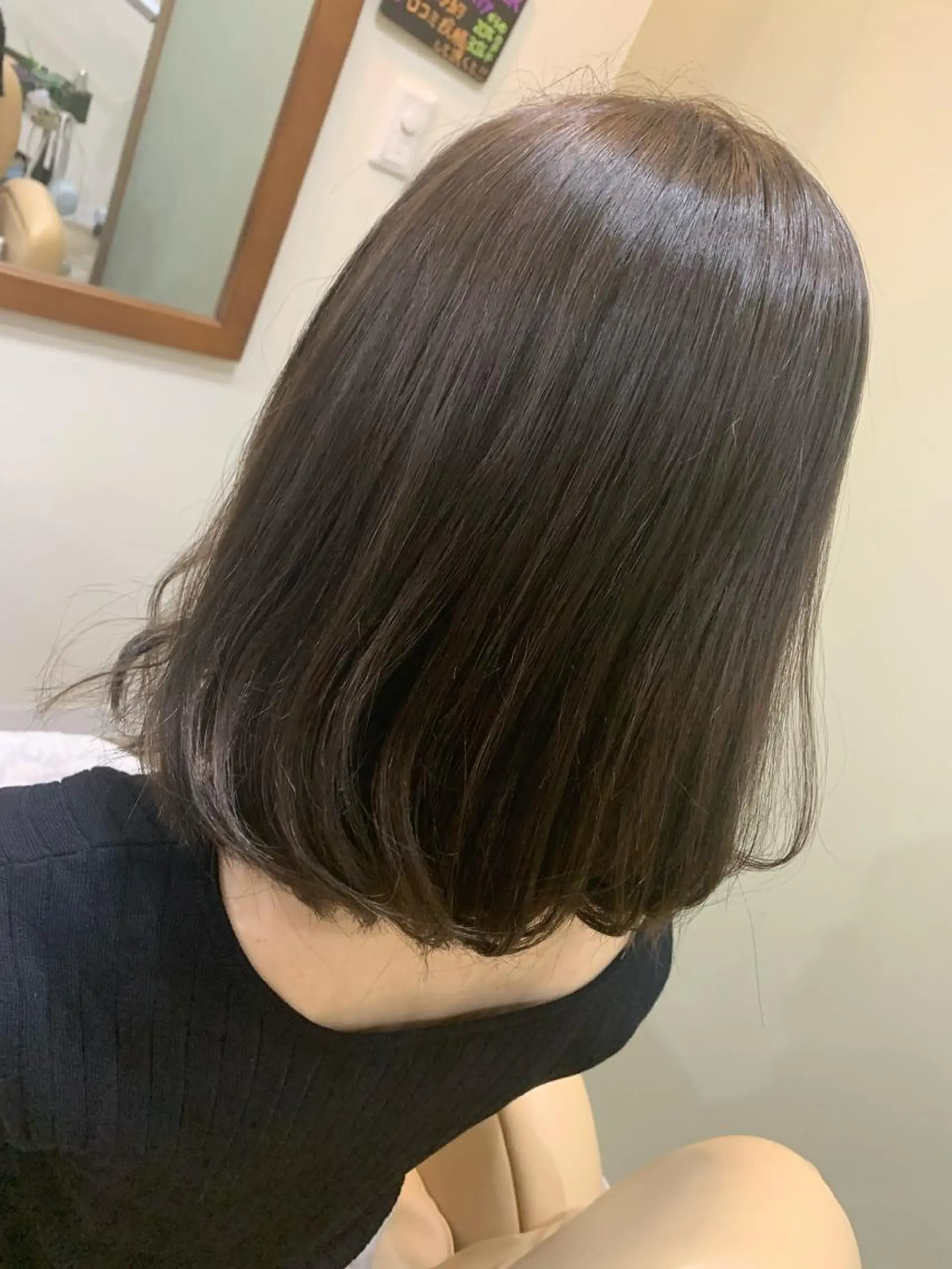 ミディアム カラー アッシュ ベージュカラー hair studio PEACE所属・寺本 早希のヘアスタイル