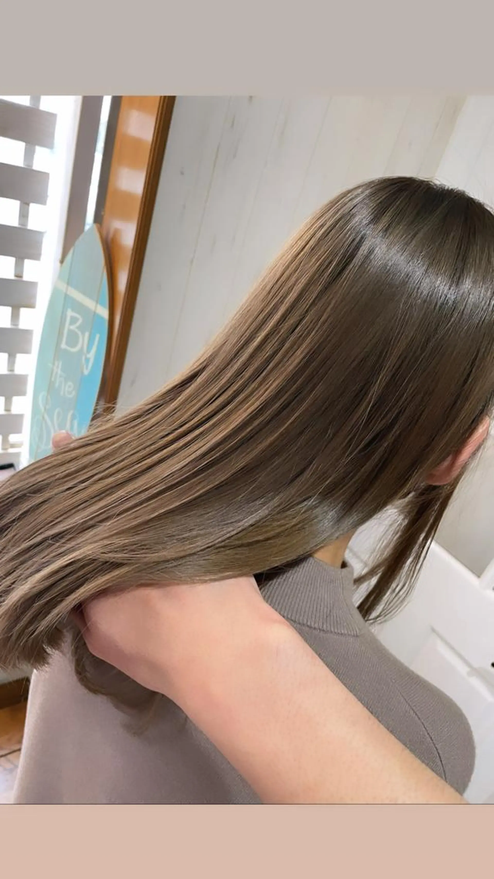 セミロング カラー ベージュカラー ミルクティーベージュ カット ヘアカラー トリートメント 西川 敏夫のヘアスタイル