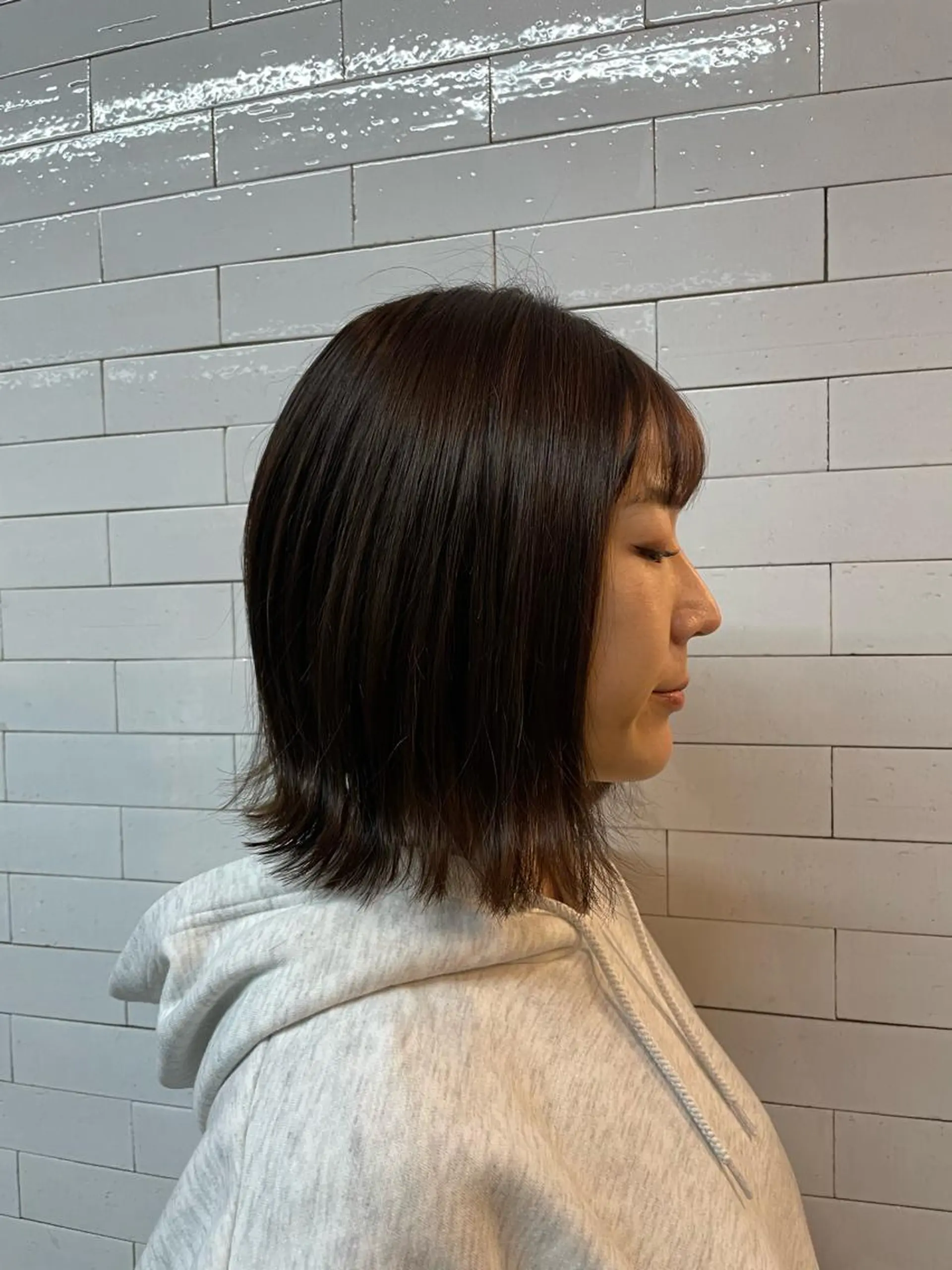 ミディアム カラー ベージュカラー ラベンダーカラー ラベンダーベージュ 外ハネヘア やすだ しおりのヘアスタイル