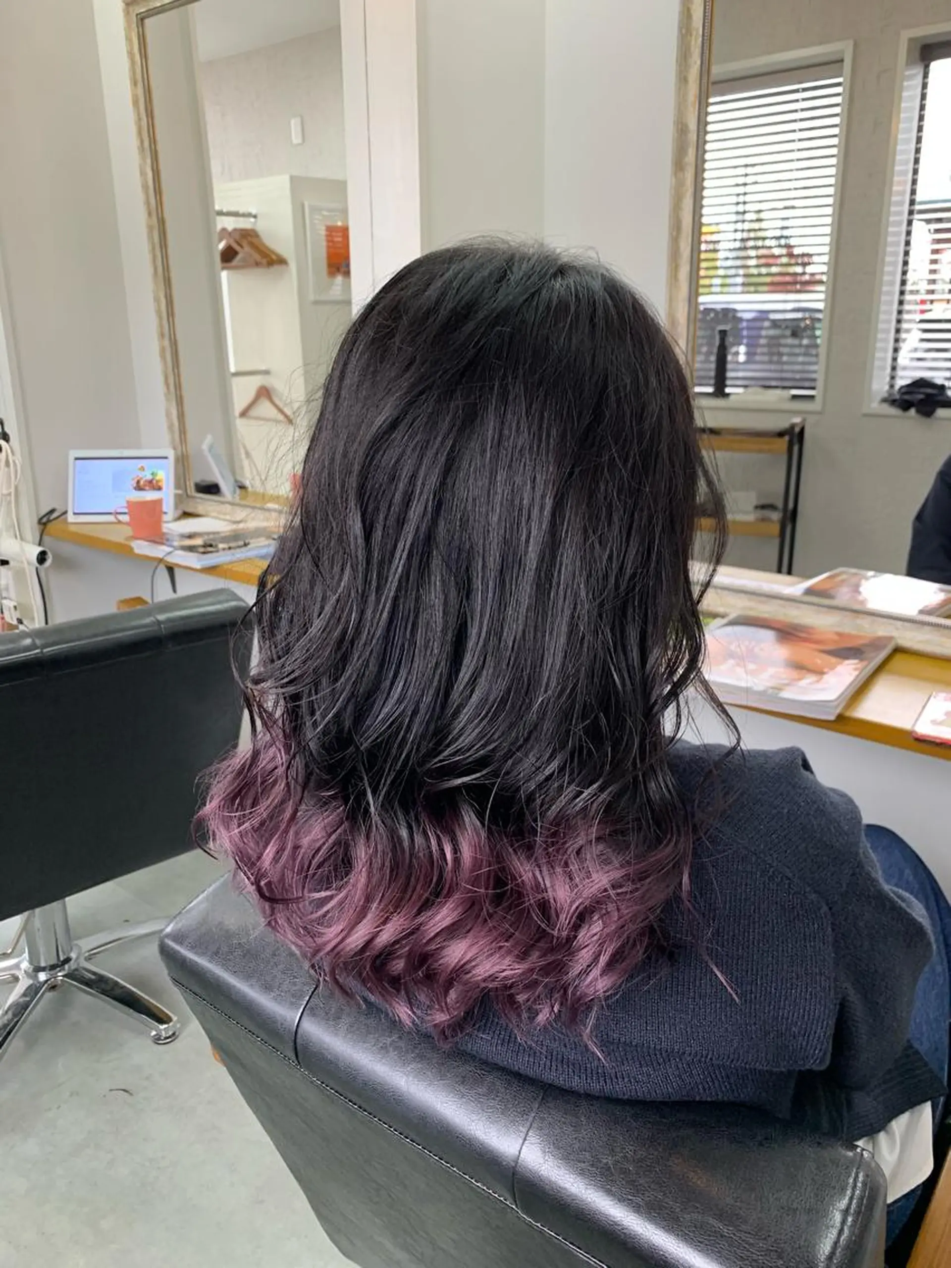 ロング ヘアカラー 須佐 勝也のヘアスタイル