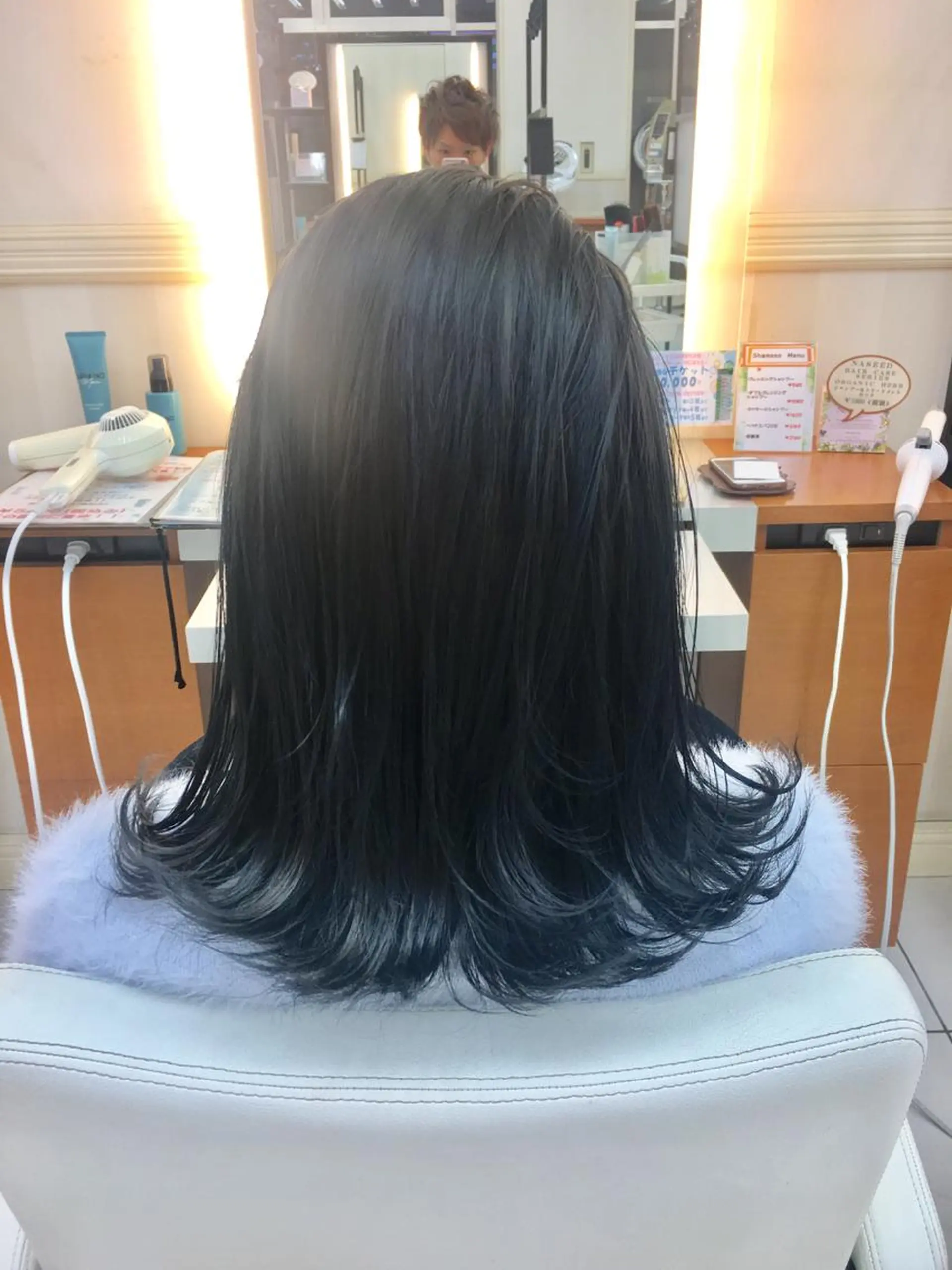 カラー アッシュ ブルーカラー イルミナカラー 外国人風カラー カット ヘアカラー トリートメント N° jillva ♦️川端裕司♦️のヘアスタイル