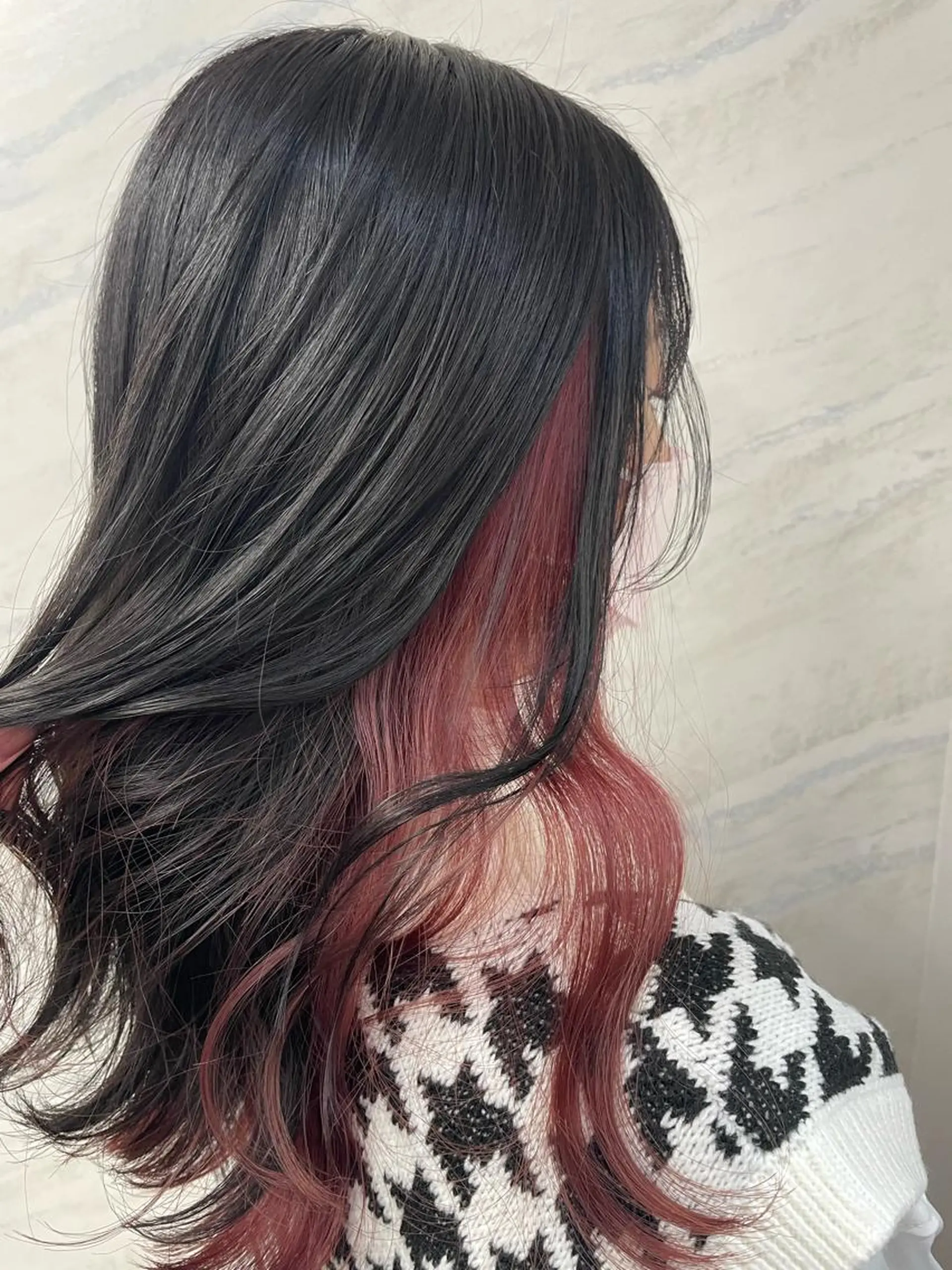 カラー AIRI layer cut hairのヘアスタイル