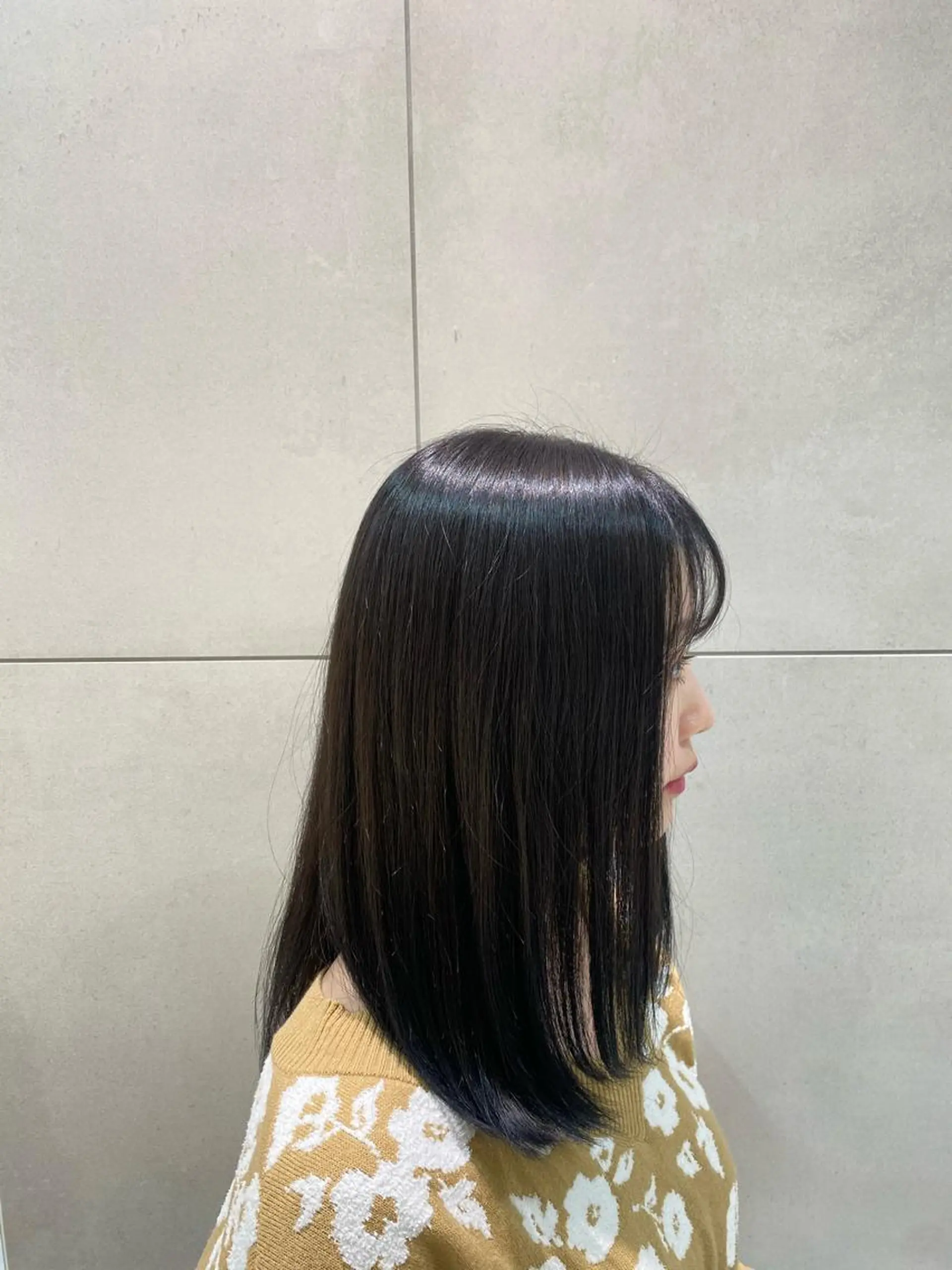 セミロング カラー ブルーカラー ブルーグレー 透明感カラー 天羅のヘアスタイル