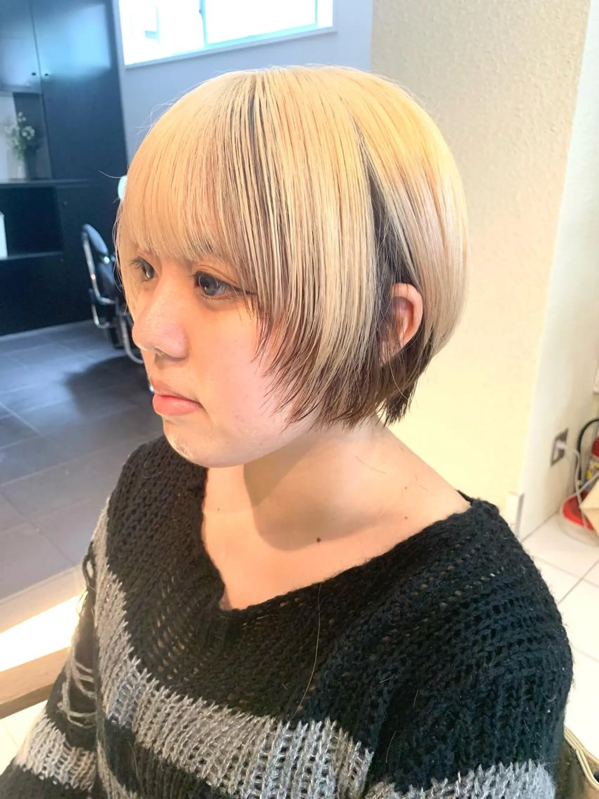 ショート カラー ブリーチ 抜きっぱなしブロンド くびれヘア ショートヘア カット ヘアカラー ダブルカラー/ウルフ 上田　航平のヘアスタイル