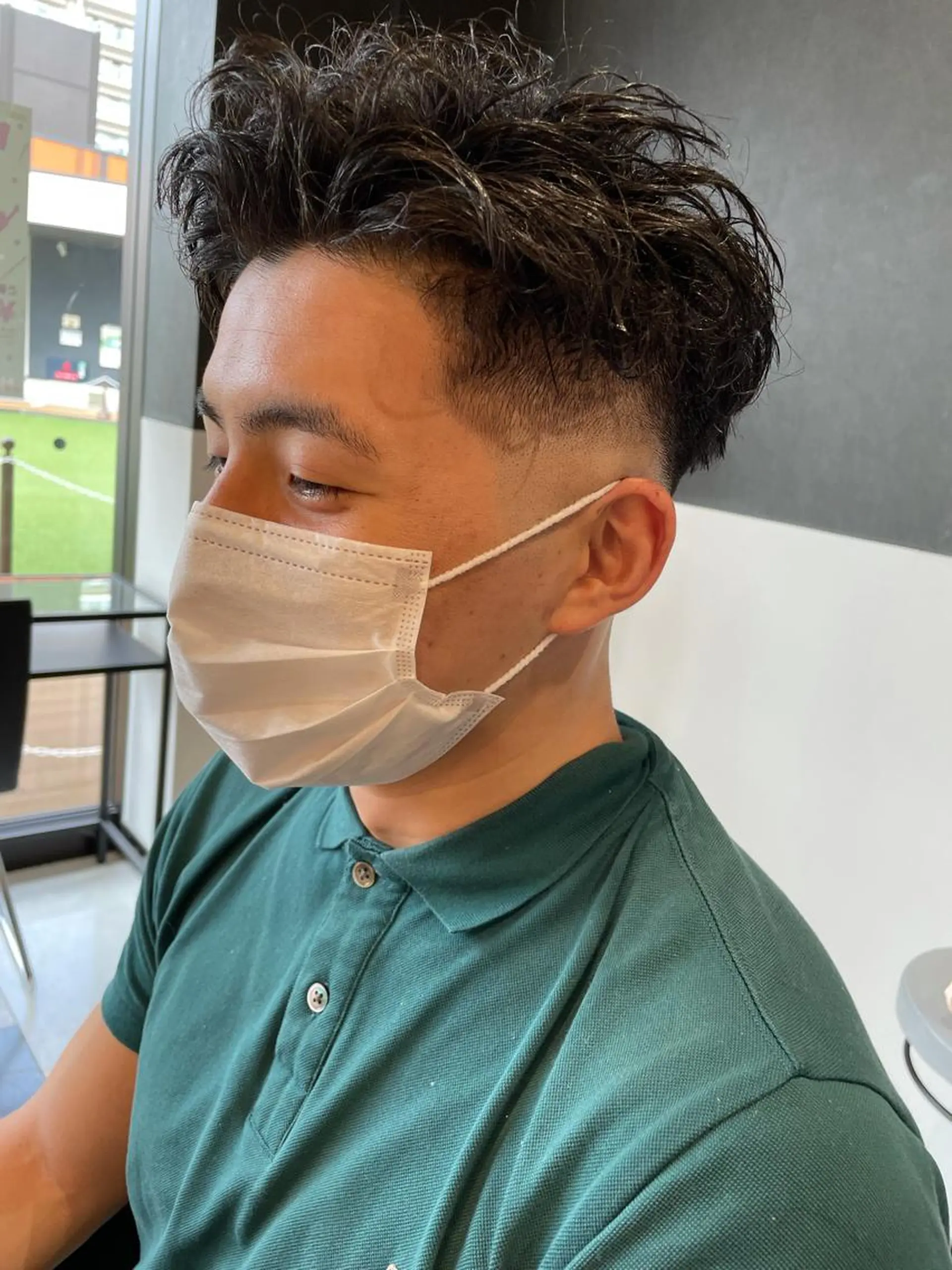 ショート パーマ メンズ フェードカット メンズパーマ パーマ メンズヘア特化 崎田 成人のヘアスタイル