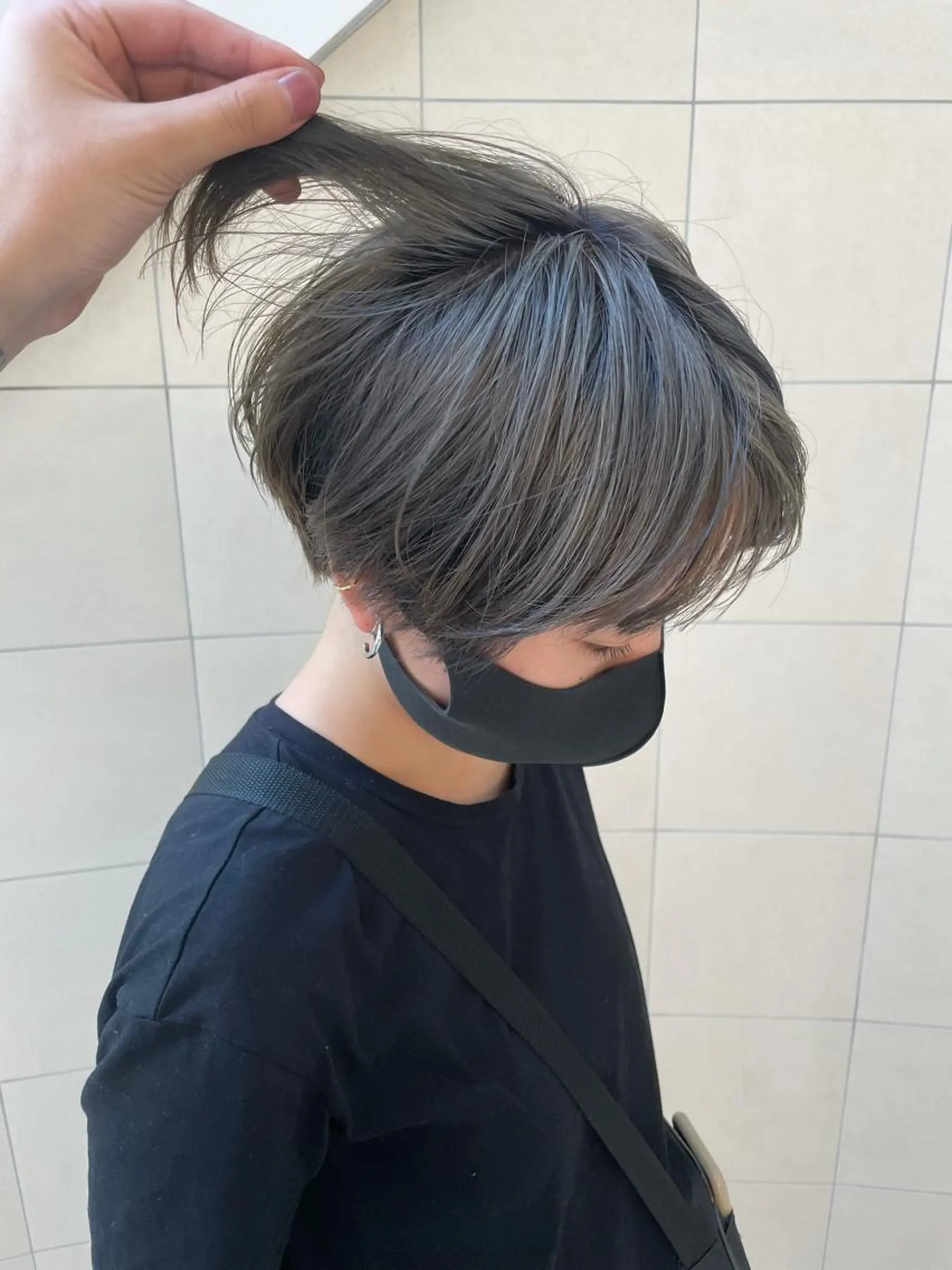 ショート カラー ケアブリーチ/ エクステ/レイヤーのヘアスタイル