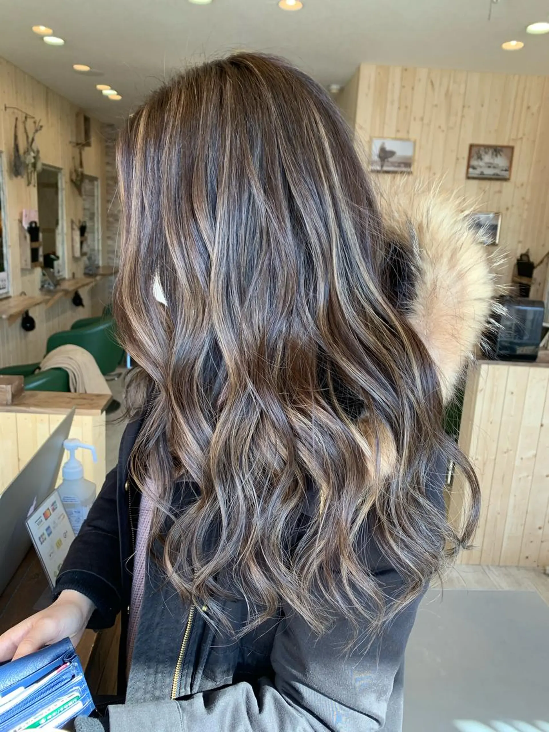 セミロング カット ヘアカラー 高山 滉太のヘアスタイル