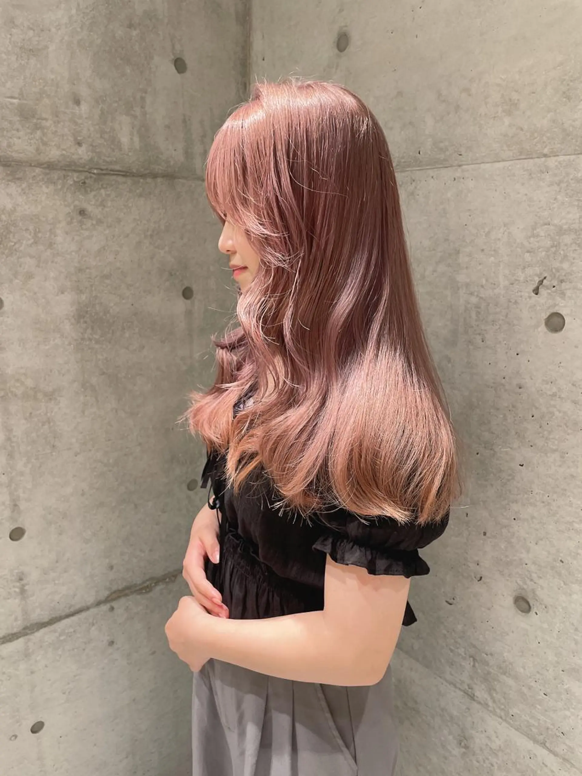 ミディアム 髪質改善 レイヤーカット 縮毛矯正 トリートメント ヘアカラー rina／ベージュ ワンホン/韓国ヘアのヘアスタイル