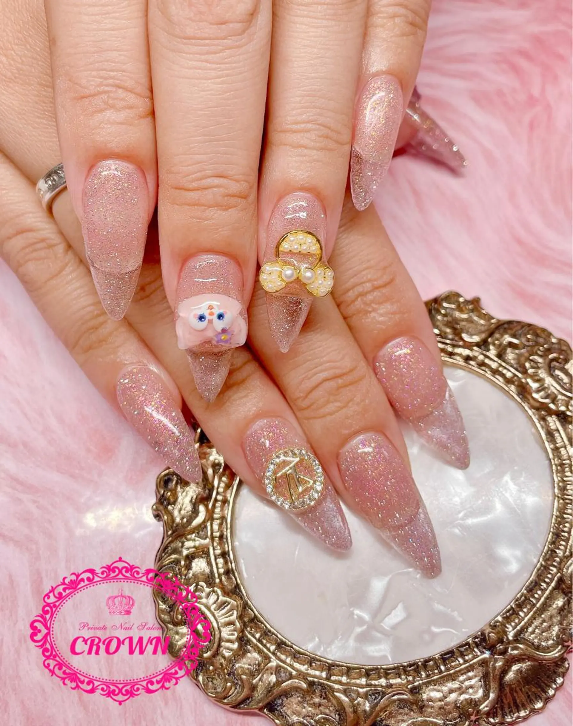 ネイル CROWN プライベートサロンのネイルデザイン