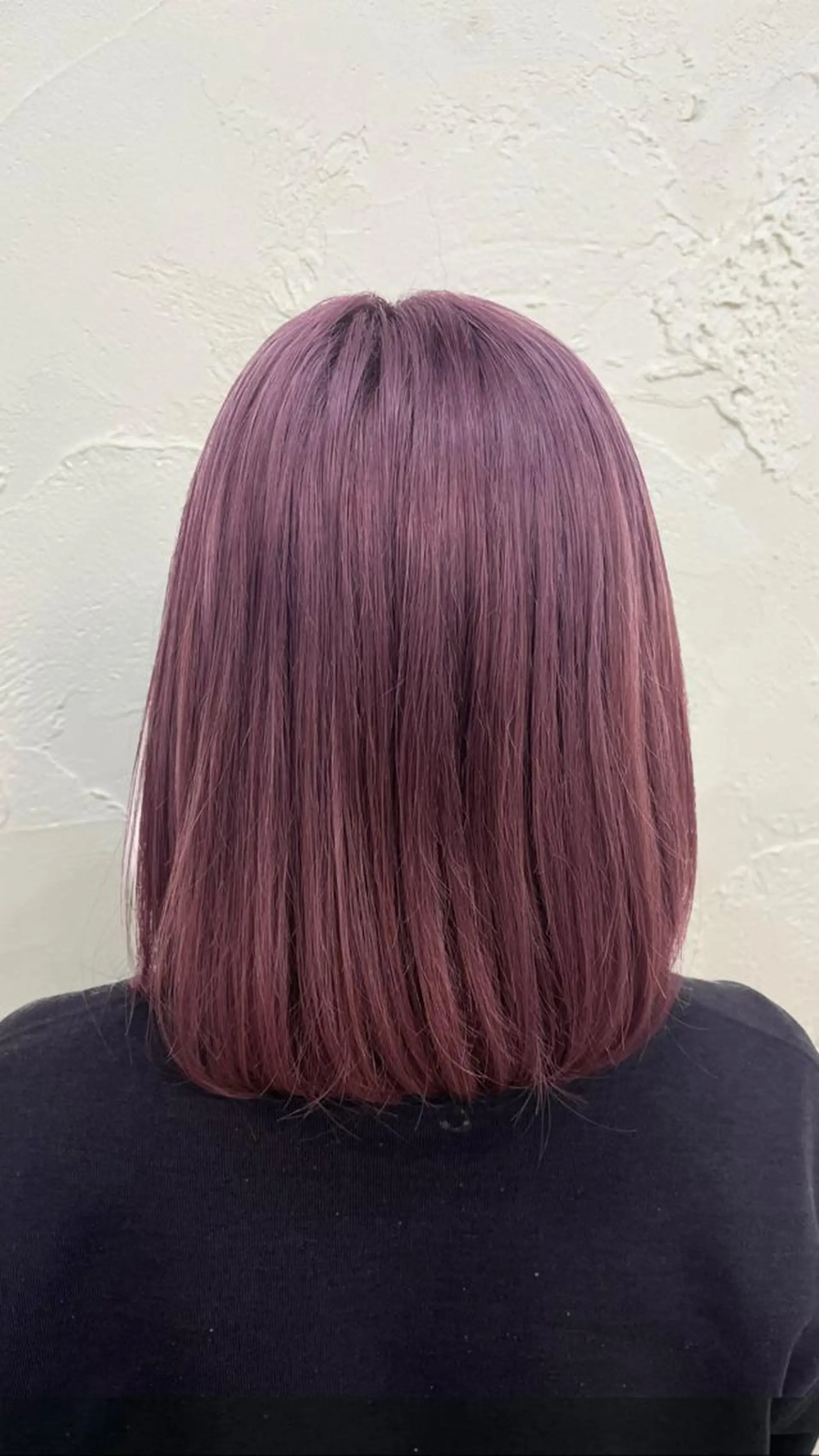 ショート カラー ブリーチ ピンクカラー YUZUKI/艶カラ ー/丸みショートのヘアスタイル