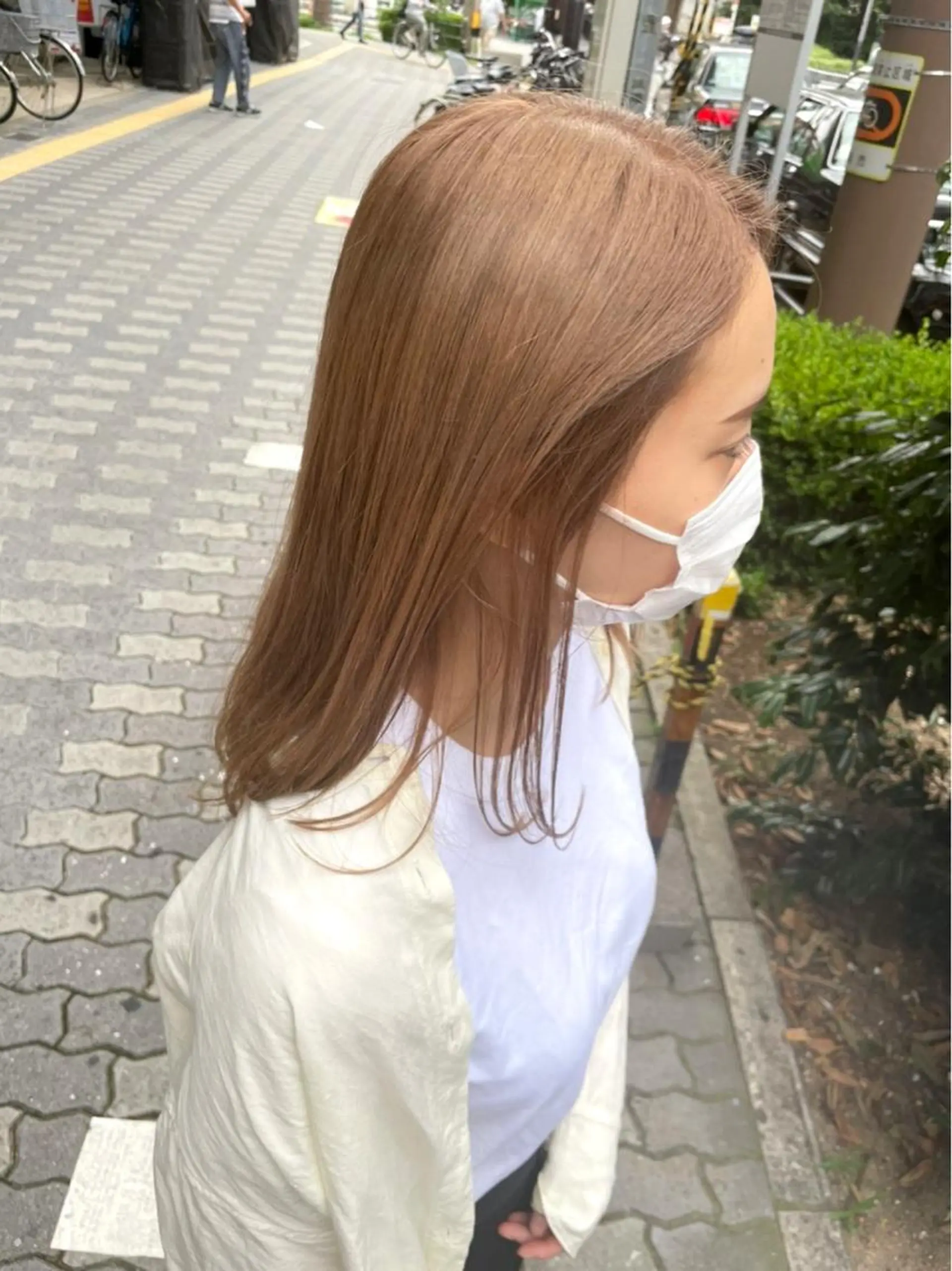 セミロング カラー akane .のヘアスタイル