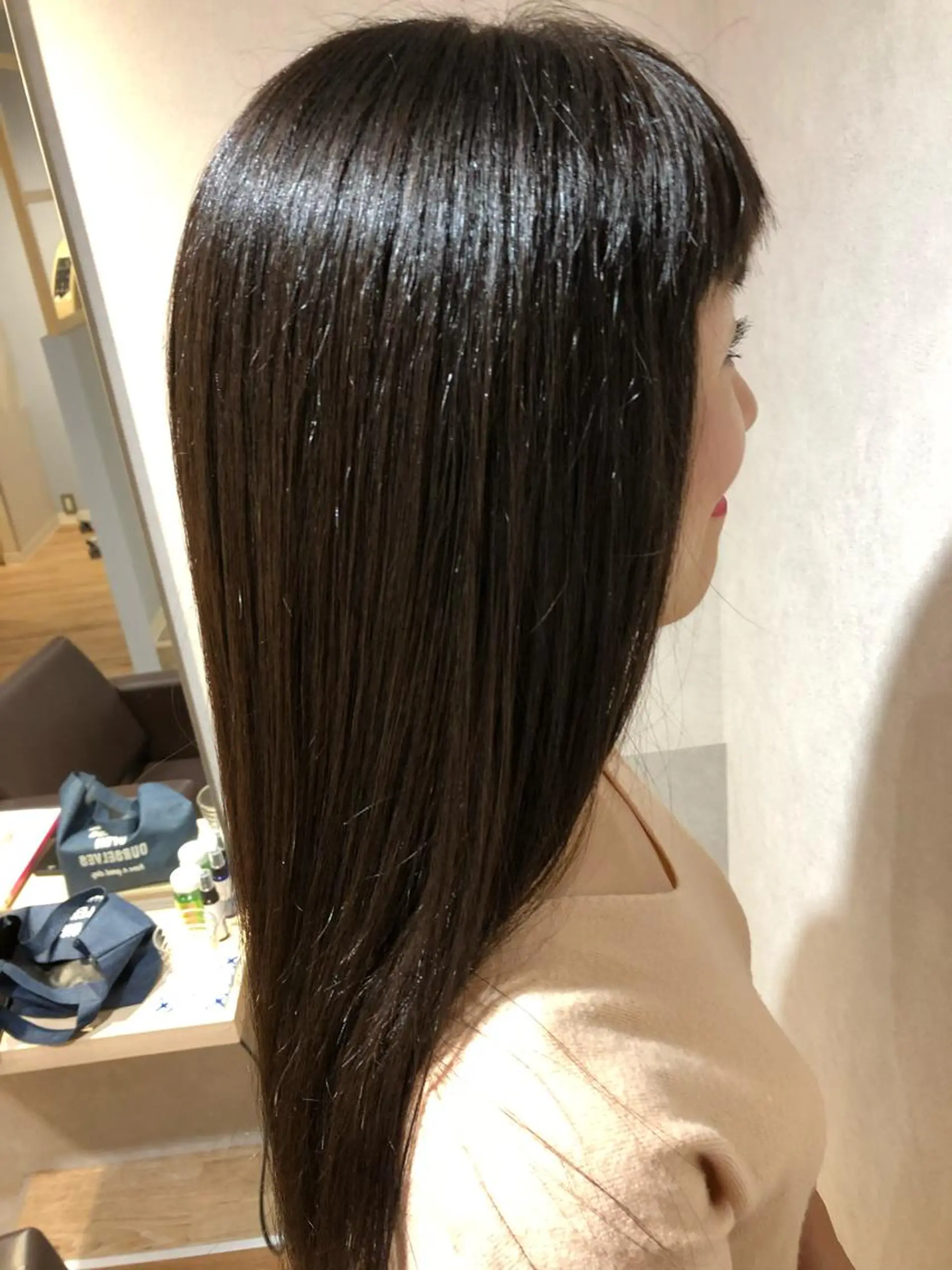 カラー イルミナカラー monami 鈴木 茉由奈のヘアスタイル