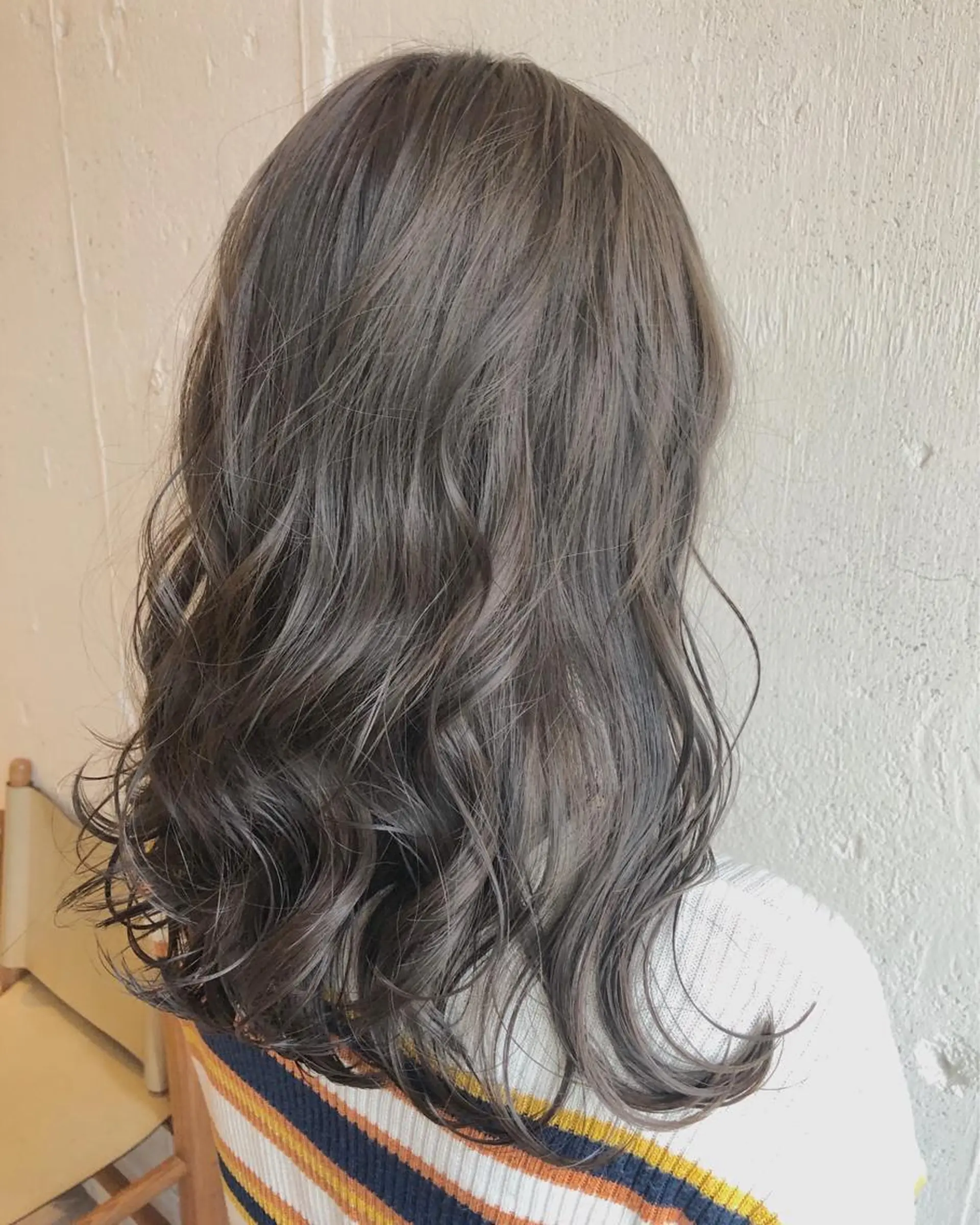 セミロング フジサキ ケンのヘアスタイル