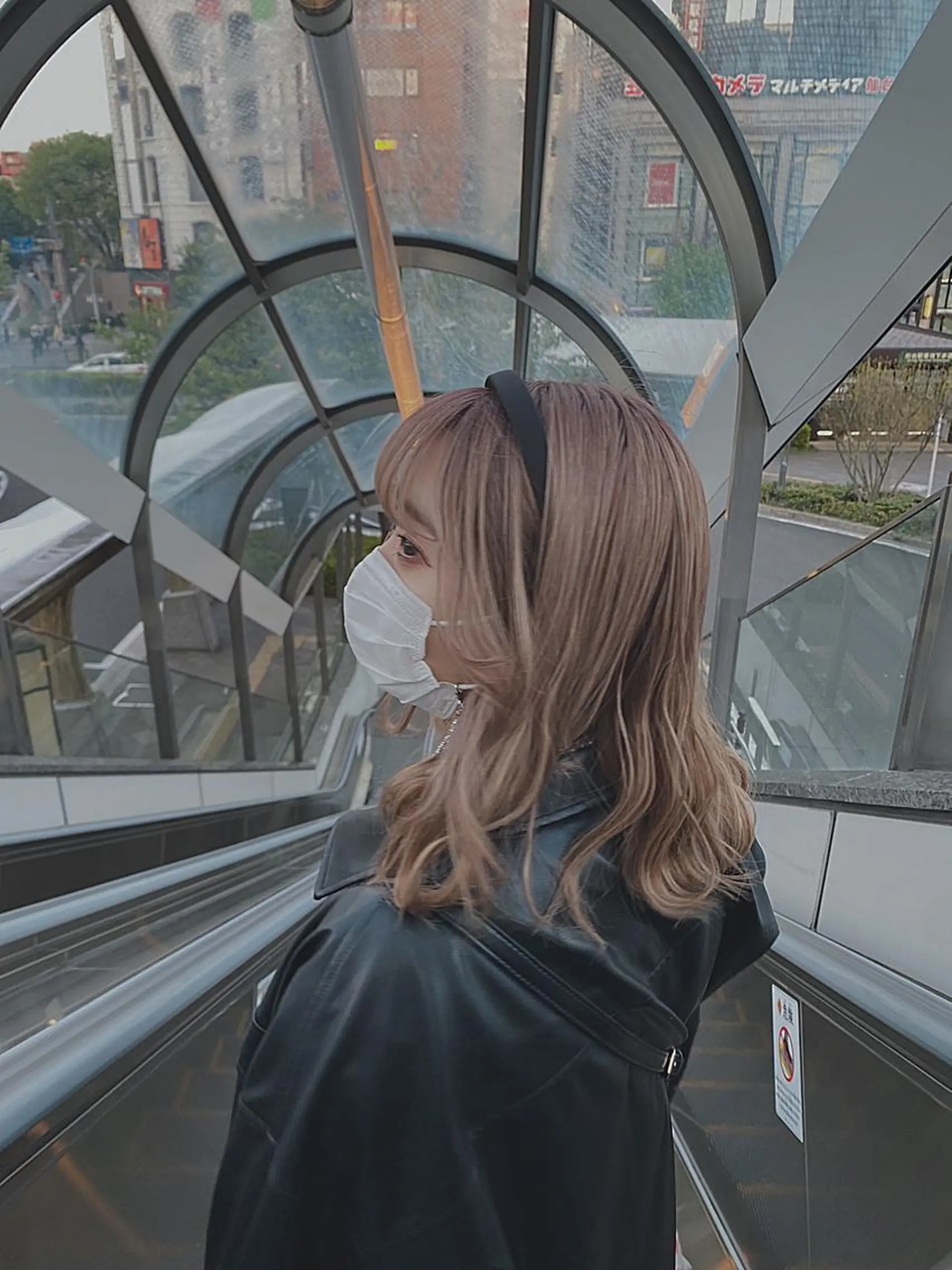 セミロング カラー ヘアアレンジ 🎀野崎 美玖𝜗𝜚˚⋆のヘアスタイル