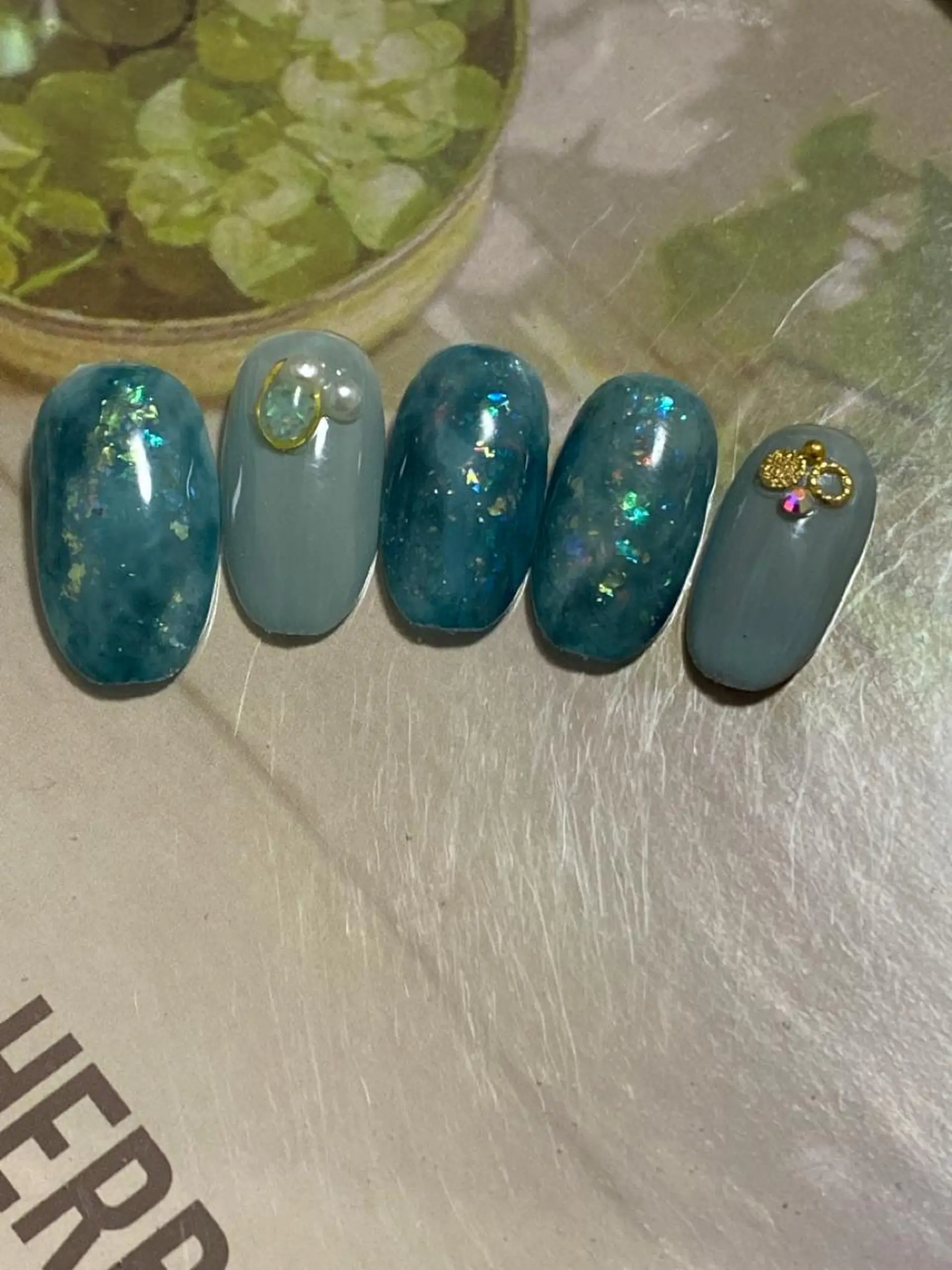 ネイル キラキラネイル 自宅ネイルサロン ♦️nuance♦️のネイルデザイン