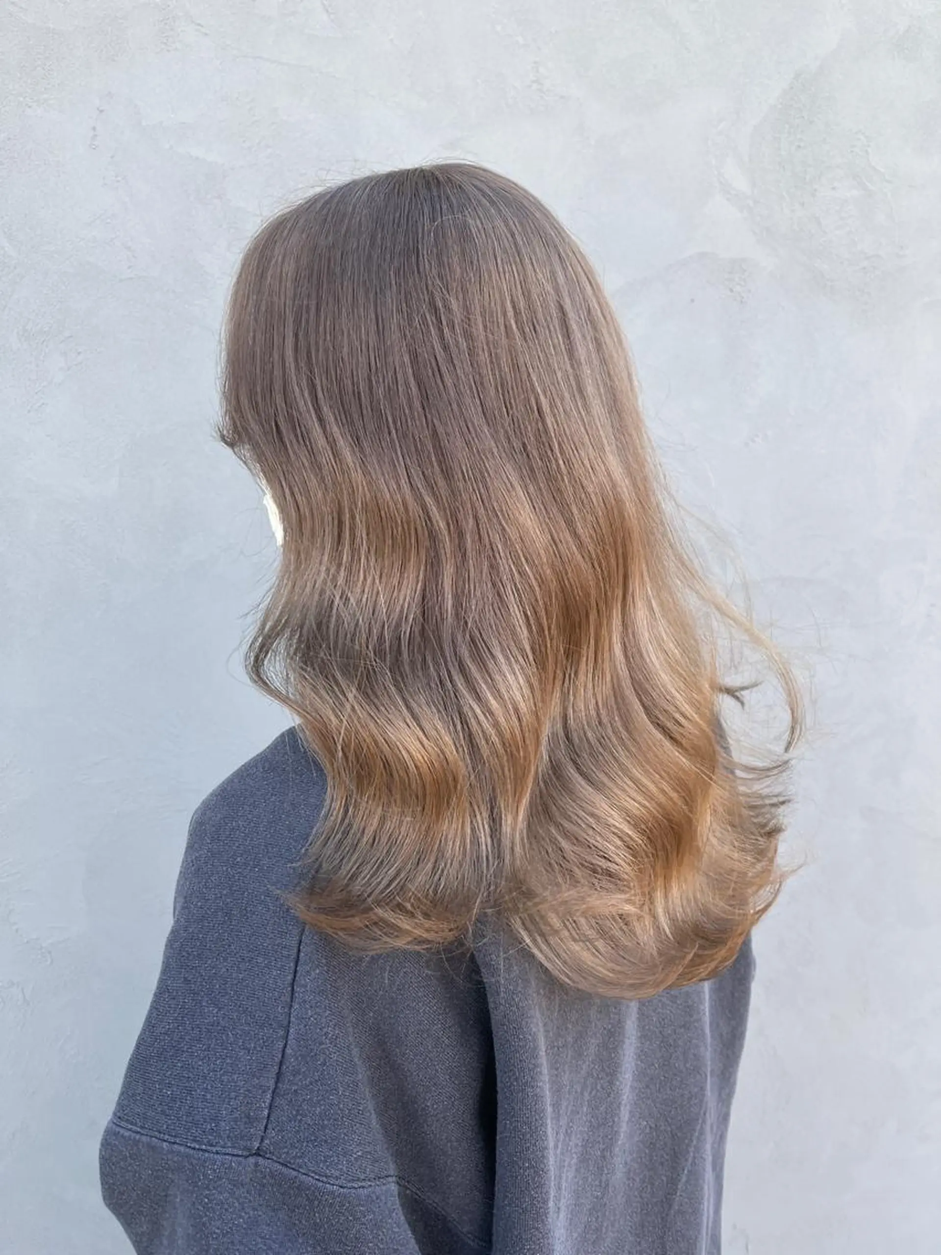 セミロング カラー 韓国レイヤー髪質改善 💫Tomoya💫のヘアスタイル