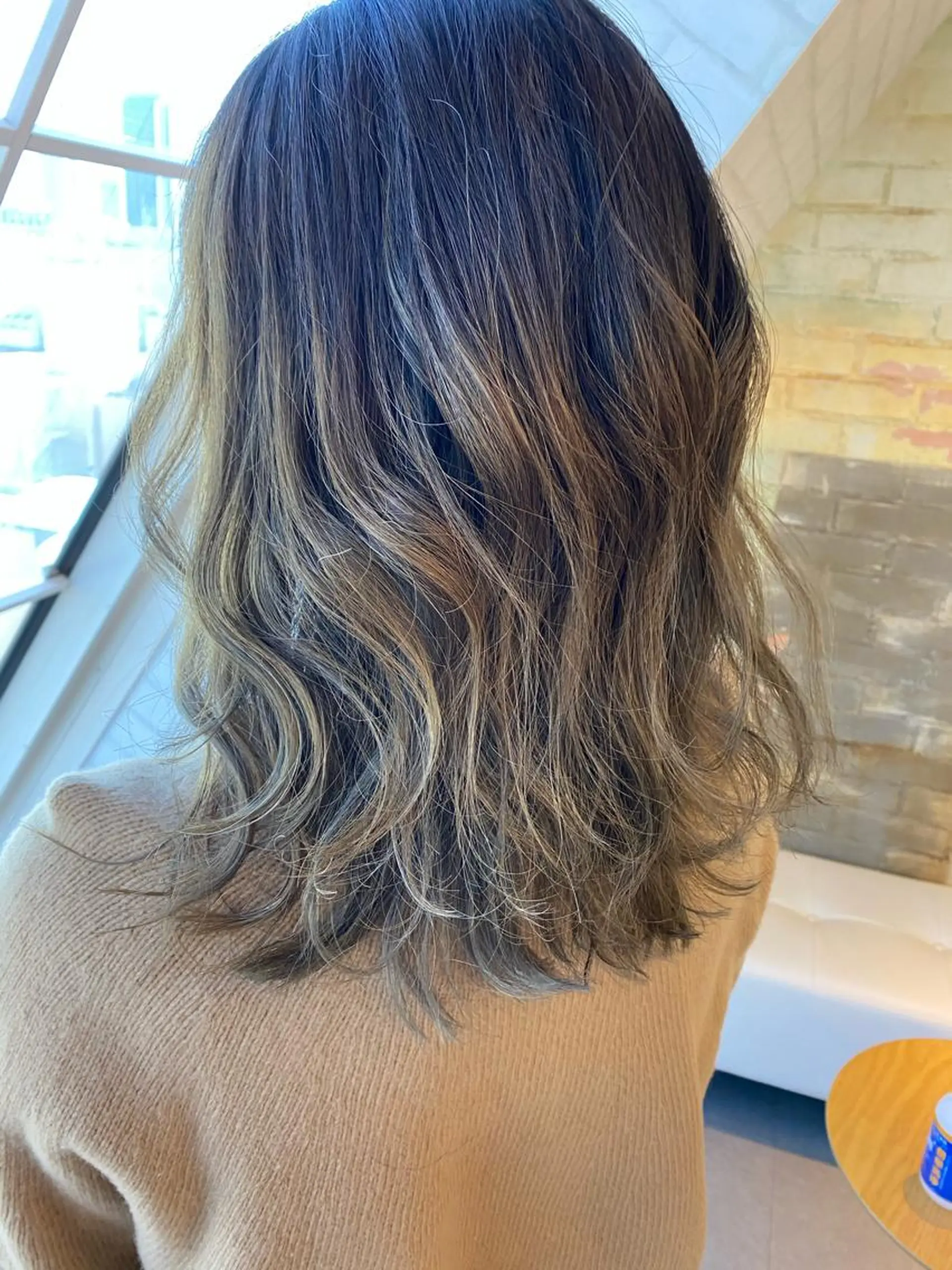 セミロング カラー YUNA ユウナのヘアスタイル