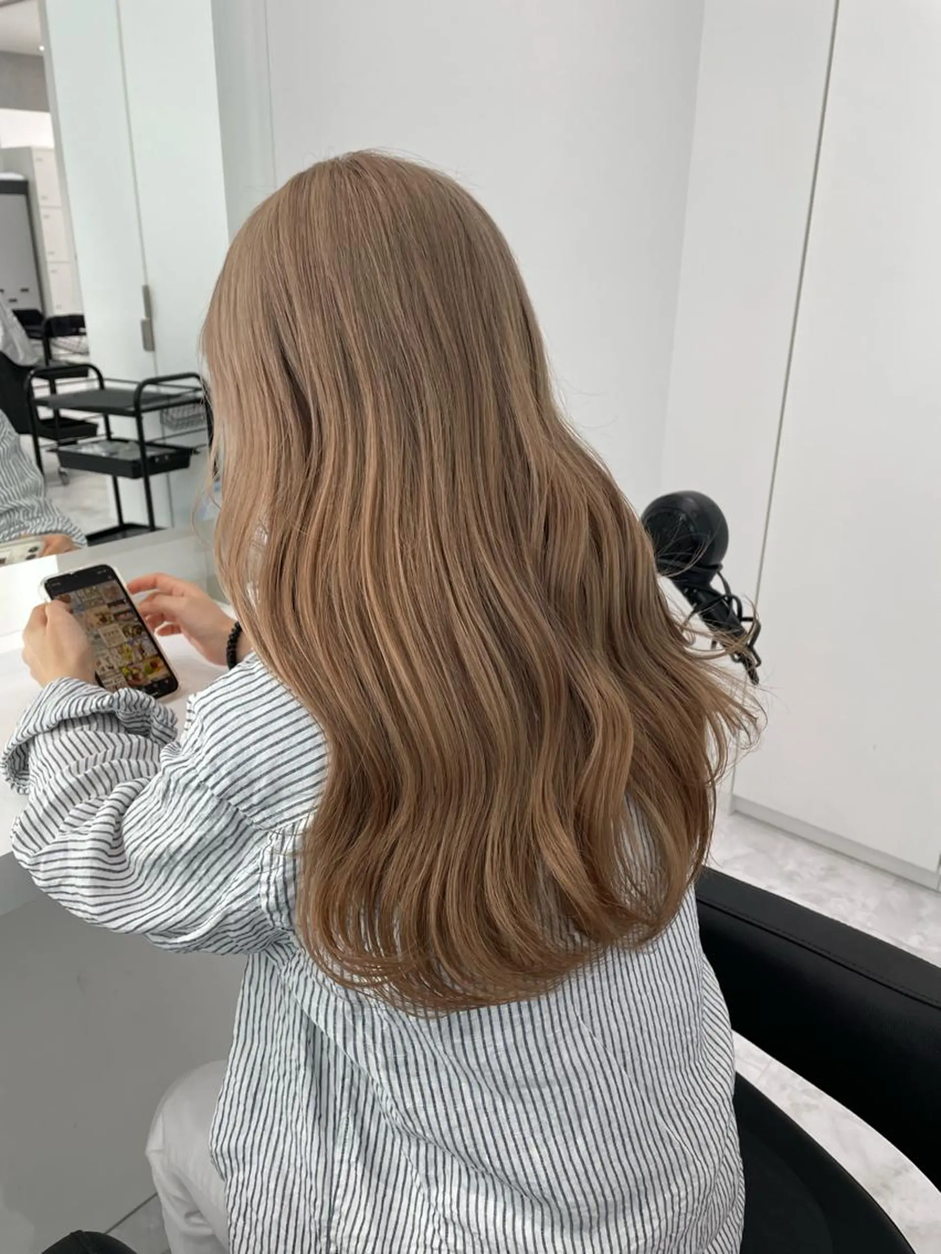 セミロング カラー ヘアアレンジ ハイトーンカラー ヘアカラー トリートメント 髪質改善/ハイトーン /新宿/Takutoのヘアスタイル