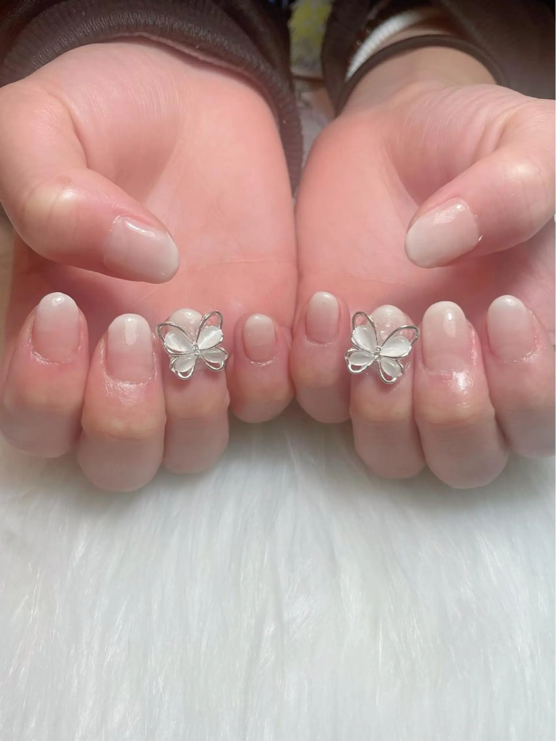 ネイル グラデーション 大袋駅東口徒歩2分 alivioのネイルデザイン