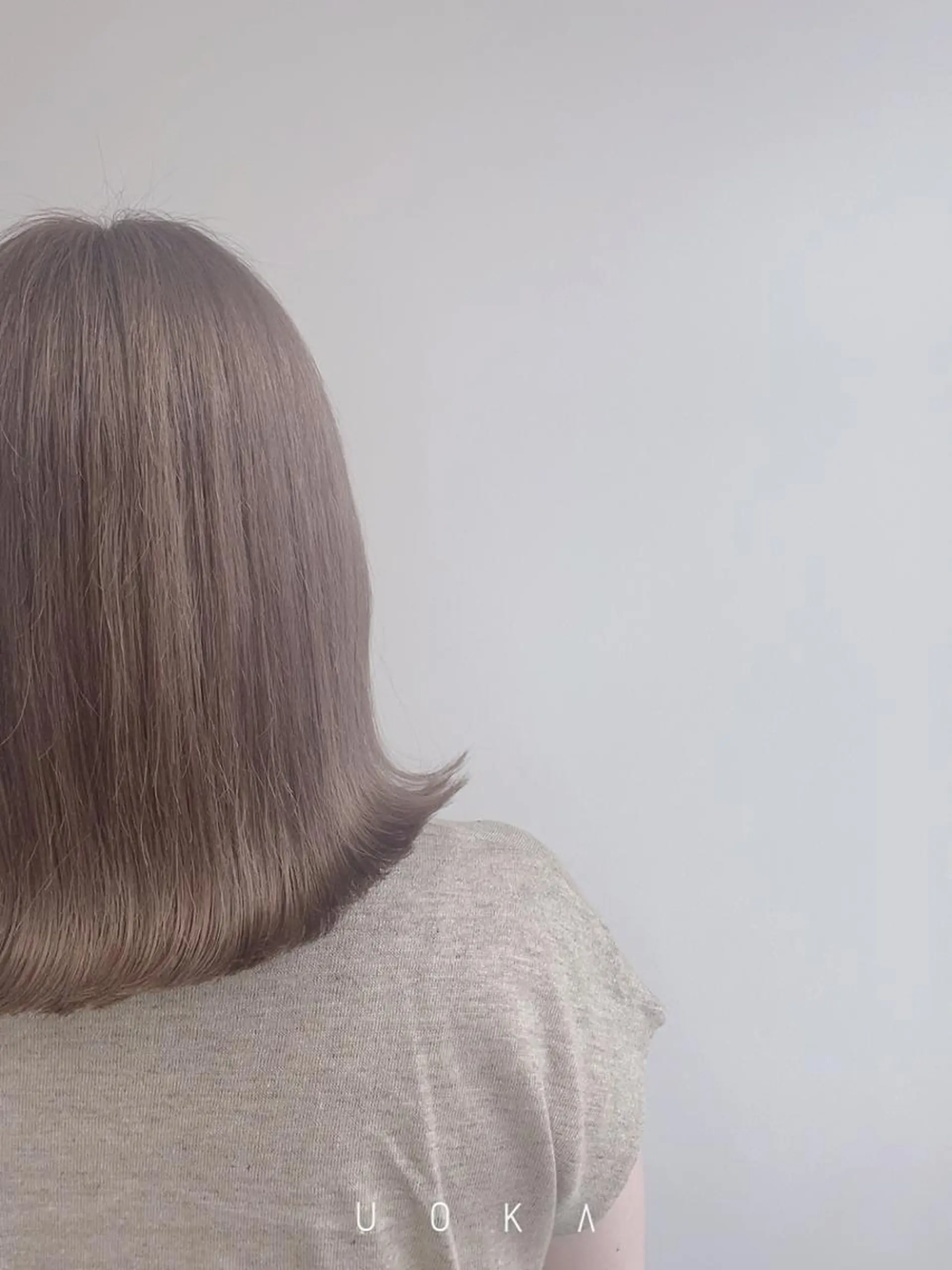 ミディアム カラー 切りっぱなしボブ ブリーチ ケアブリーチ ハイトーンカラー ボブ カット トリートメント 松本 菜那のヘアスタイル