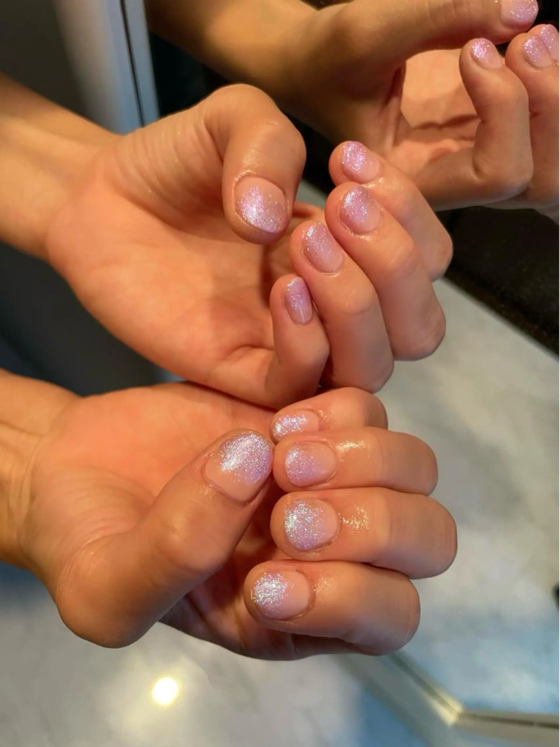 ネイル オーロラネイル グラデーション ラメ(グリッター) ラメグラデーション ハンドネイル Nail salon 🎀Angeのネイルデザイン