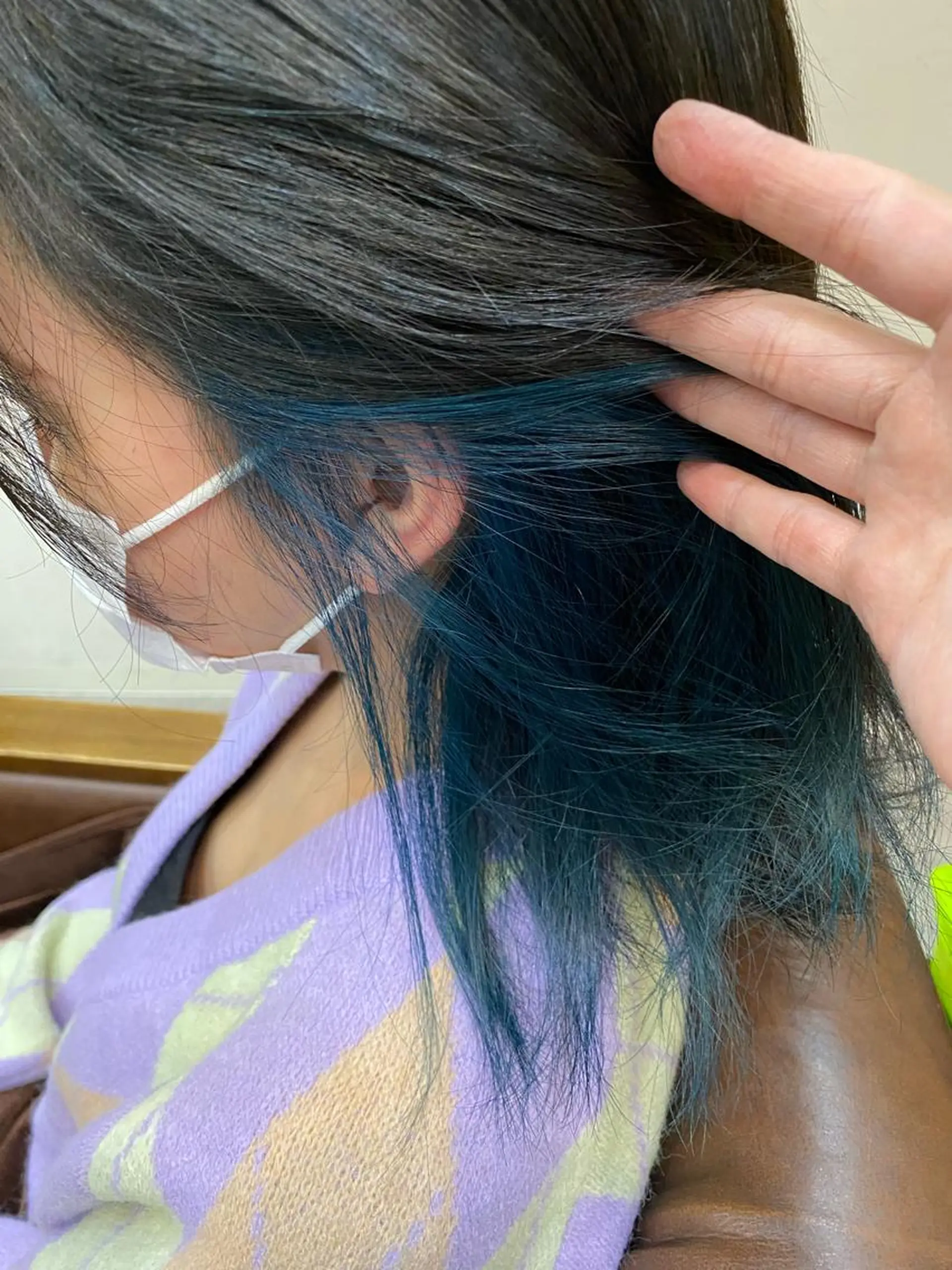 セミロング カラー ブルーカラー イヤリングカラー ヘアカラー 🟢NEGi🟣 🫧髪質改善のヘアスタイル