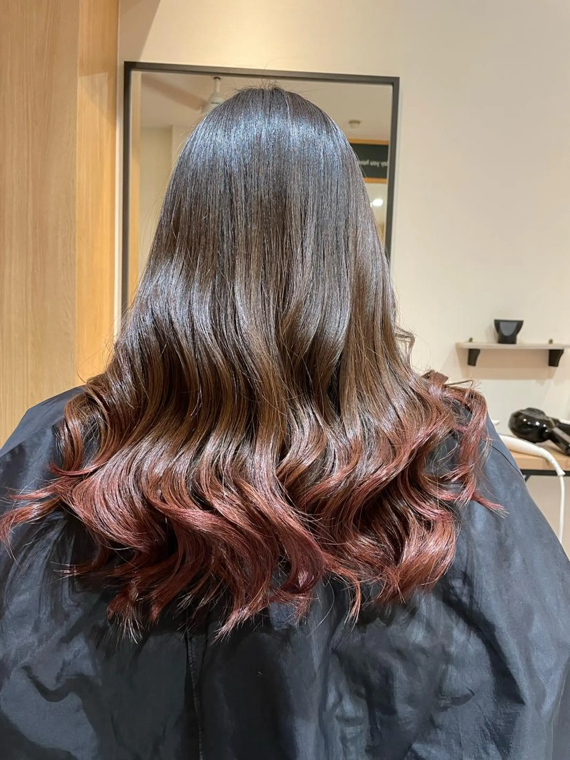 ロング ヘアカラー 中田 サヤカのヘアスタイル