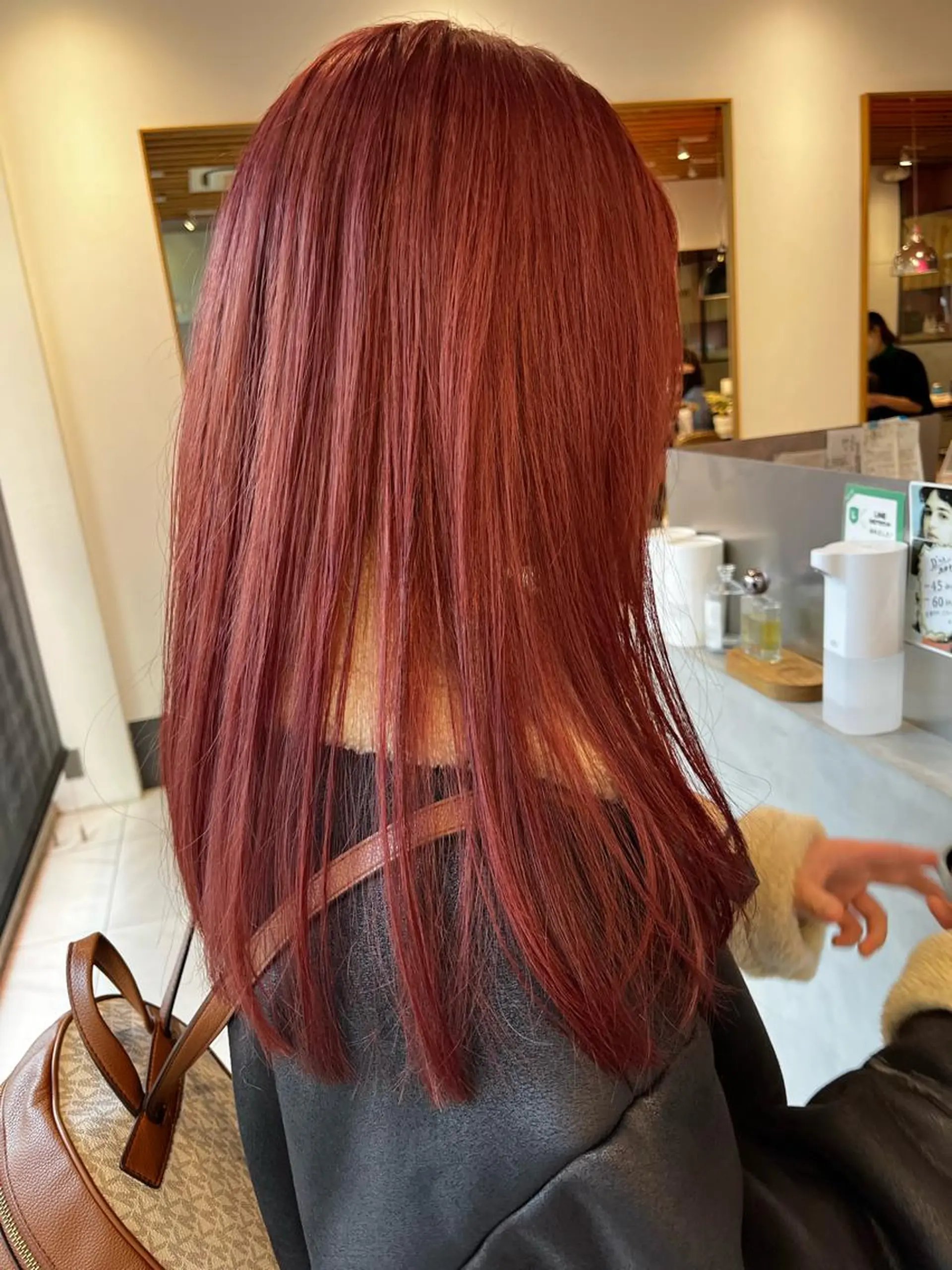 ロング カラー ブリーチ ピンクカラー ヘアカラー 米山 莉緒のヘアスタイル