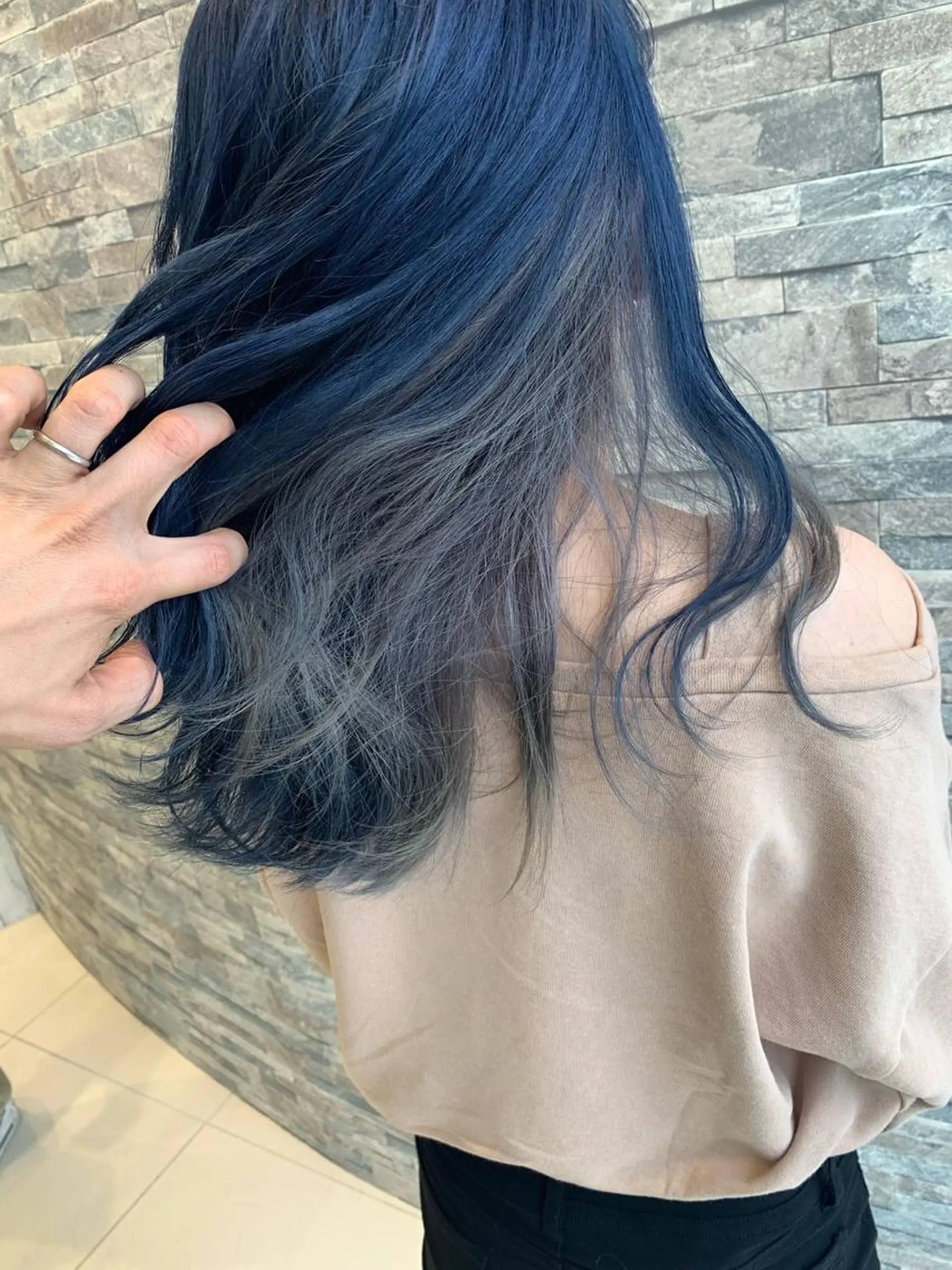 ミディアム カラー カラーと言ったら SAWARAのヘアスタイル