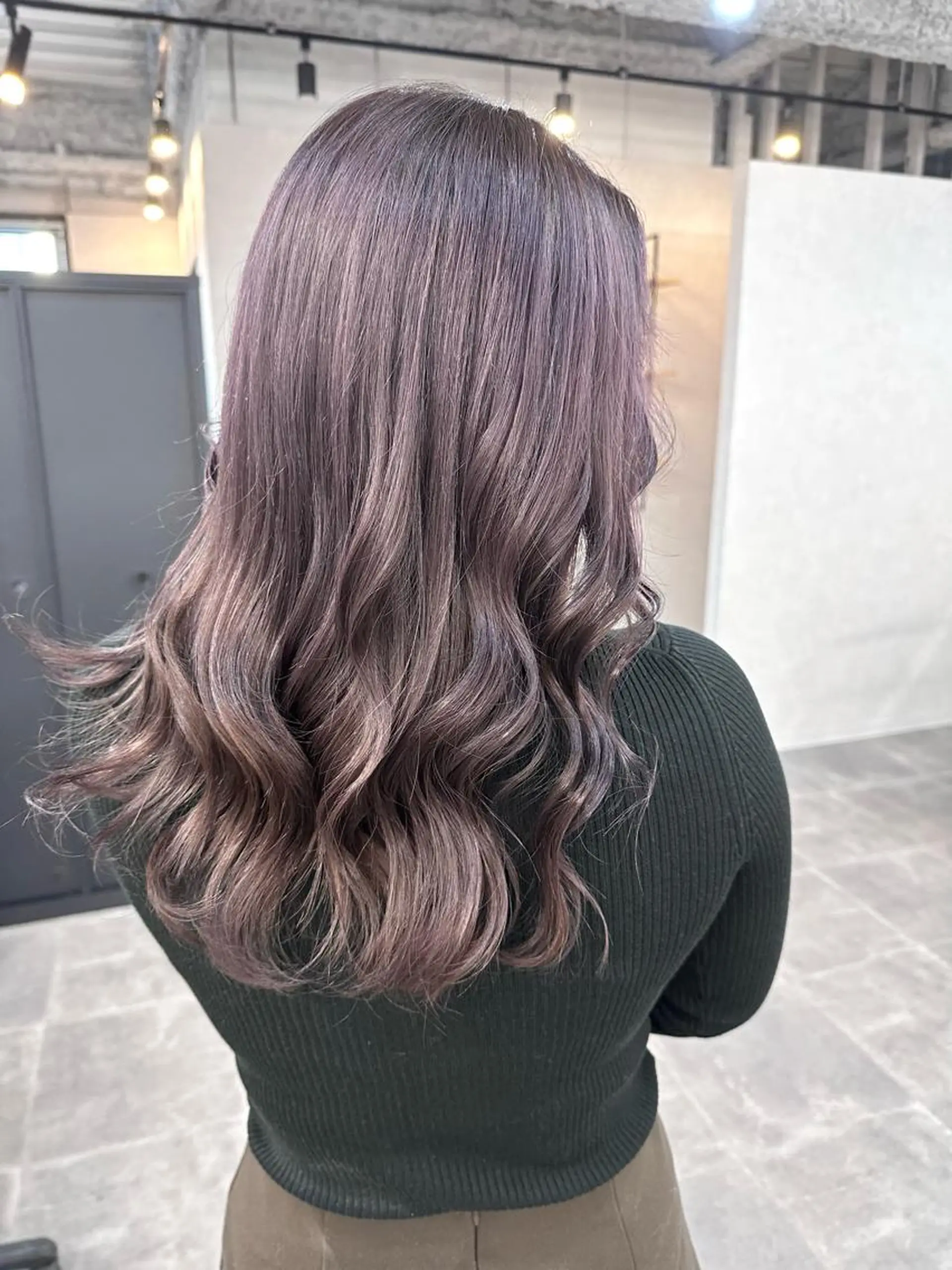 ミディアム カット ヘアカラー トリートメント Aika 🖤のヘアスタイル