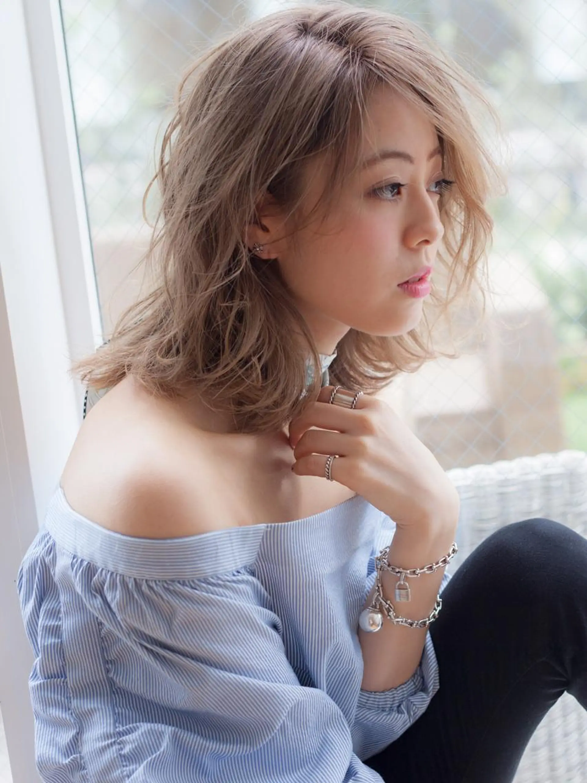 ミディアム カラー パーマ ヘアアレンジ ハイトーンカラー VIVIE【ヴィヴィ】所属・髪質改善/韓国風 レイヤー/田村祐樹のヘアスタイル