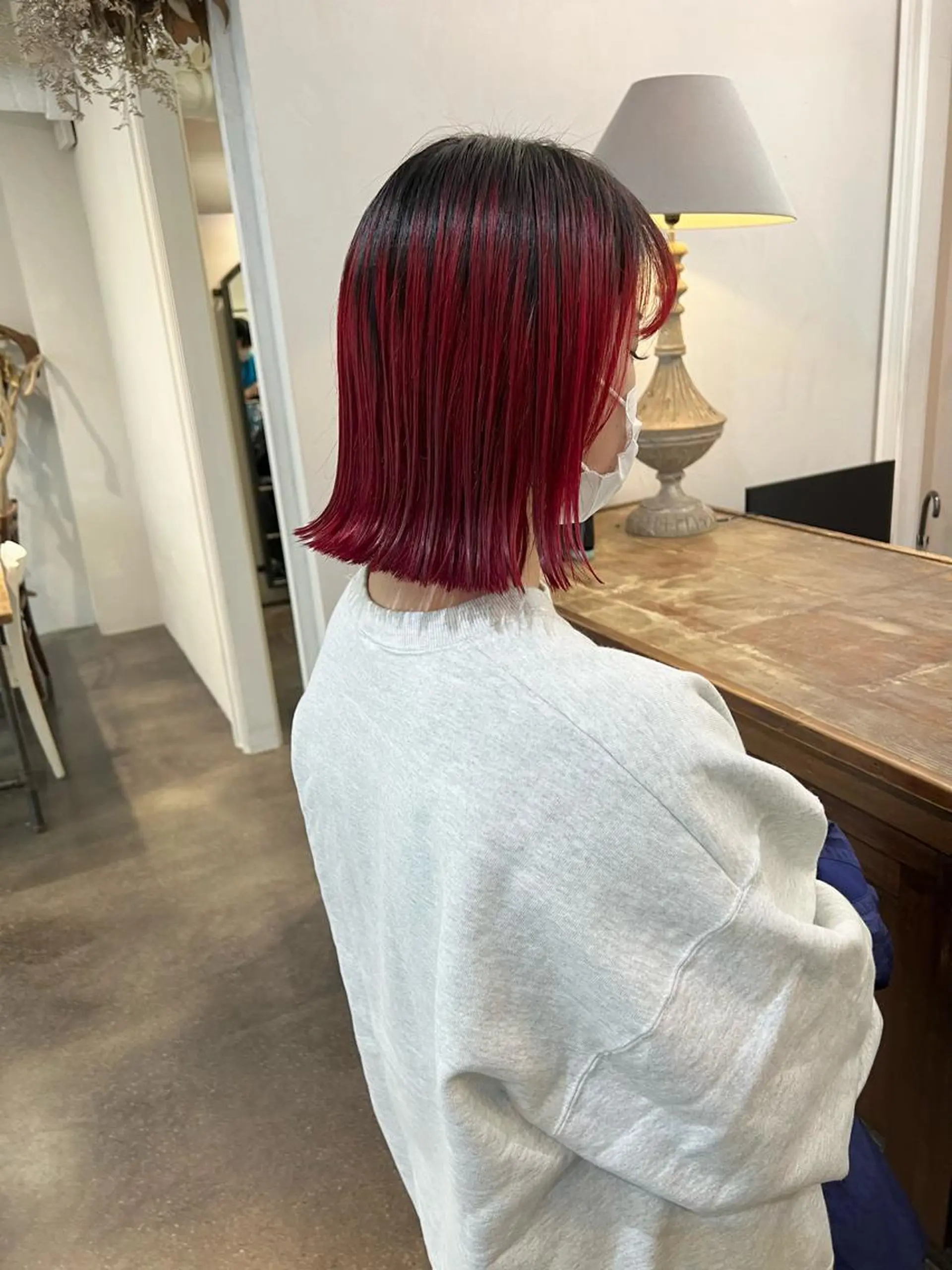 ショート カラー 切りっぱなしボブ ブリーチ レッドカラー ボブ カット ヘアカラー 千葉 郁也のヘアスタイル