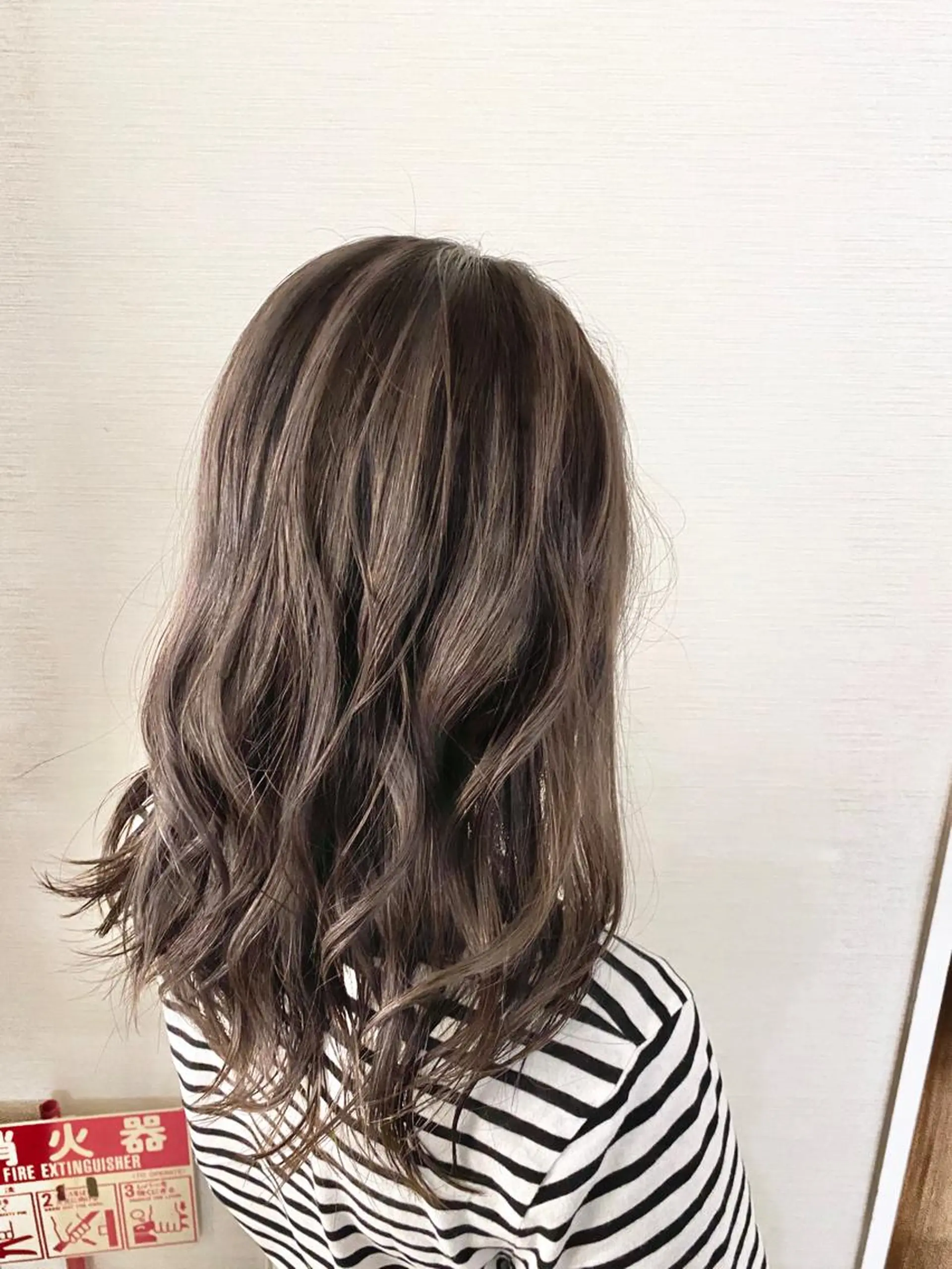 セミロング カラー 横山 直輝のヘアスタイル