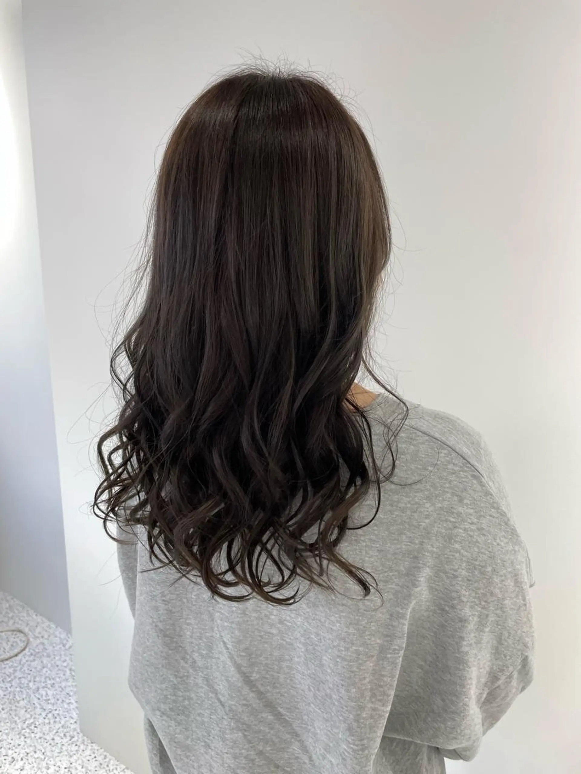 ロング カラー グレージュ GO TODAY SHARE SALON 原宿本店所属・ブリーチ/ハイトーン 艶カラー/ユリナのヘアスタイル