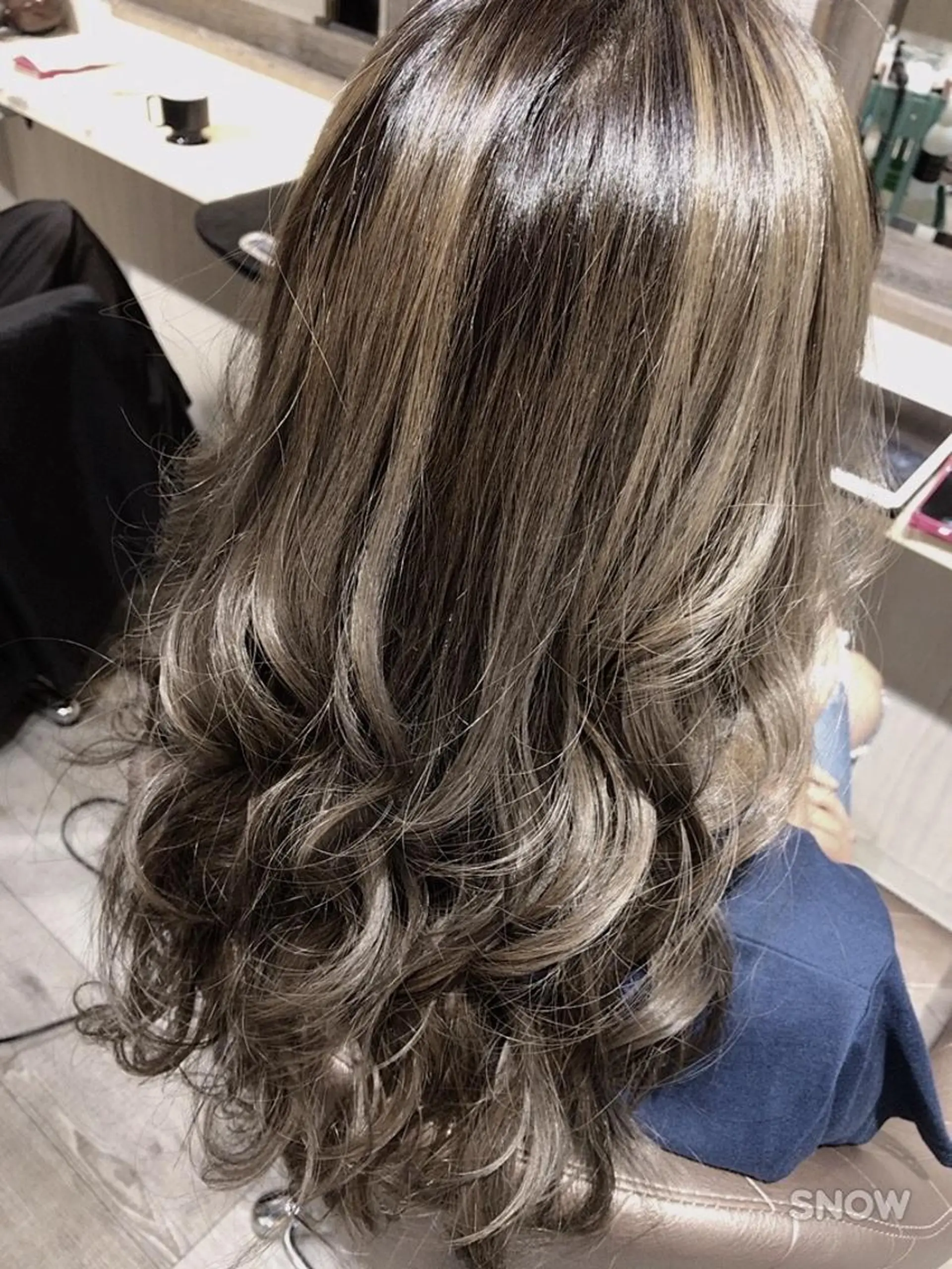 カラー バレイヤージュ グラデーションカラー 嶋村夏実🌼レイヤー 🌸白髪ぼかしのヘアスタイル