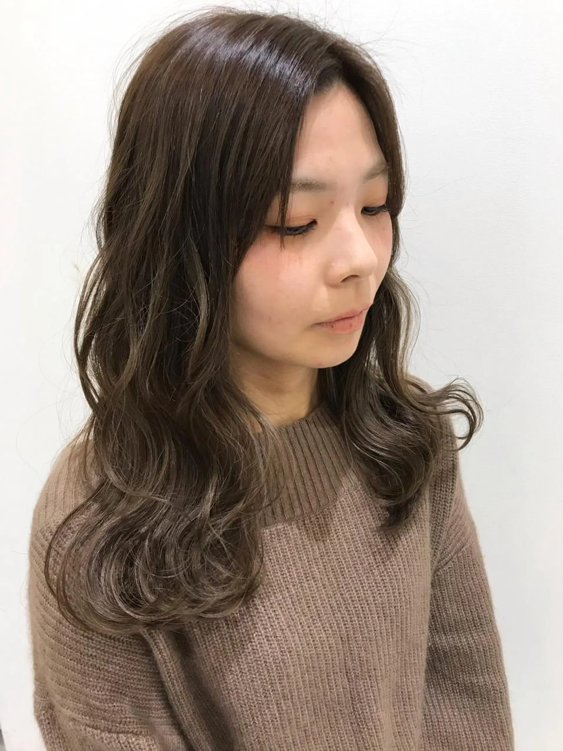 セミロング カラー 保子 祐里香のヘアスタイル