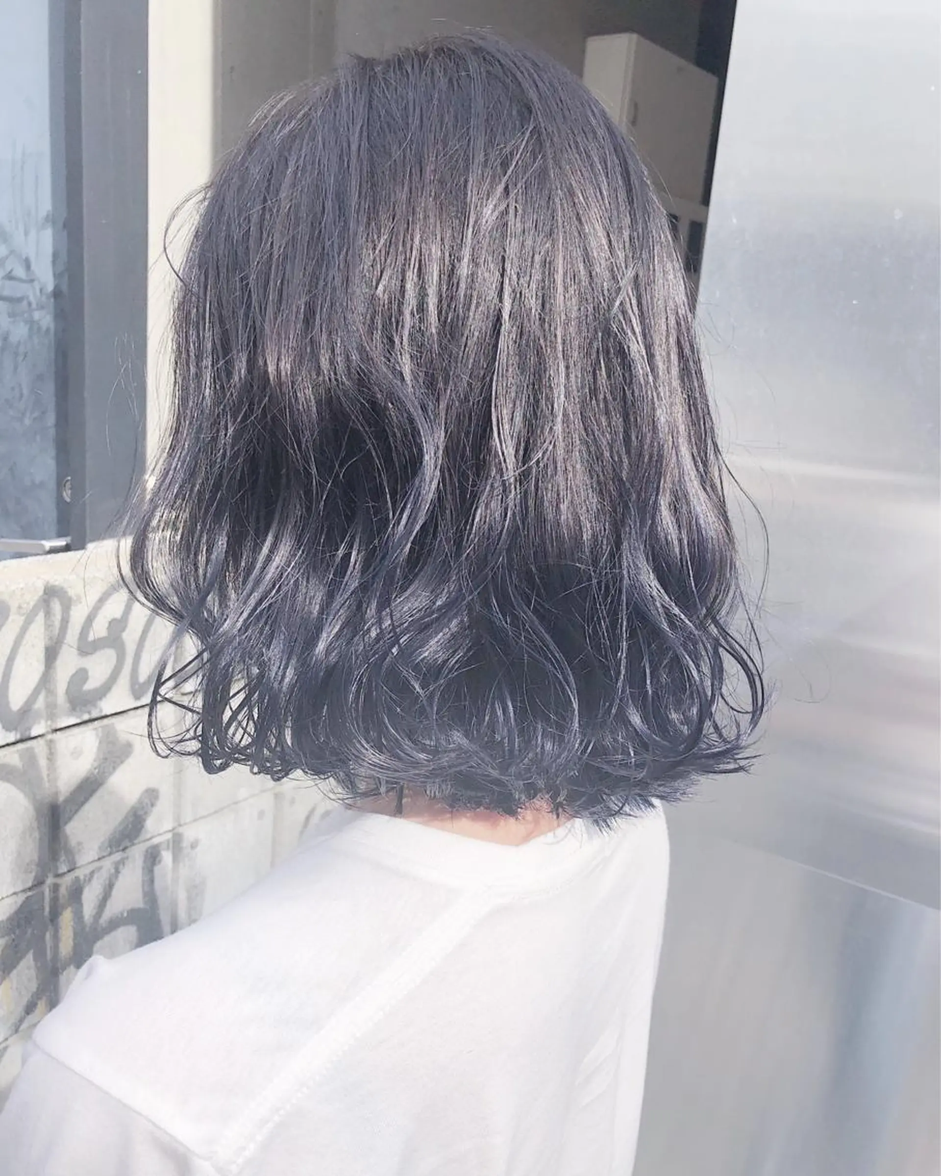 ミディアム カラー ヘアアレンジ グラデーションカラー ネイビーカラー 透明感カラー× レイヤーカット✨高梨のヘアスタイル