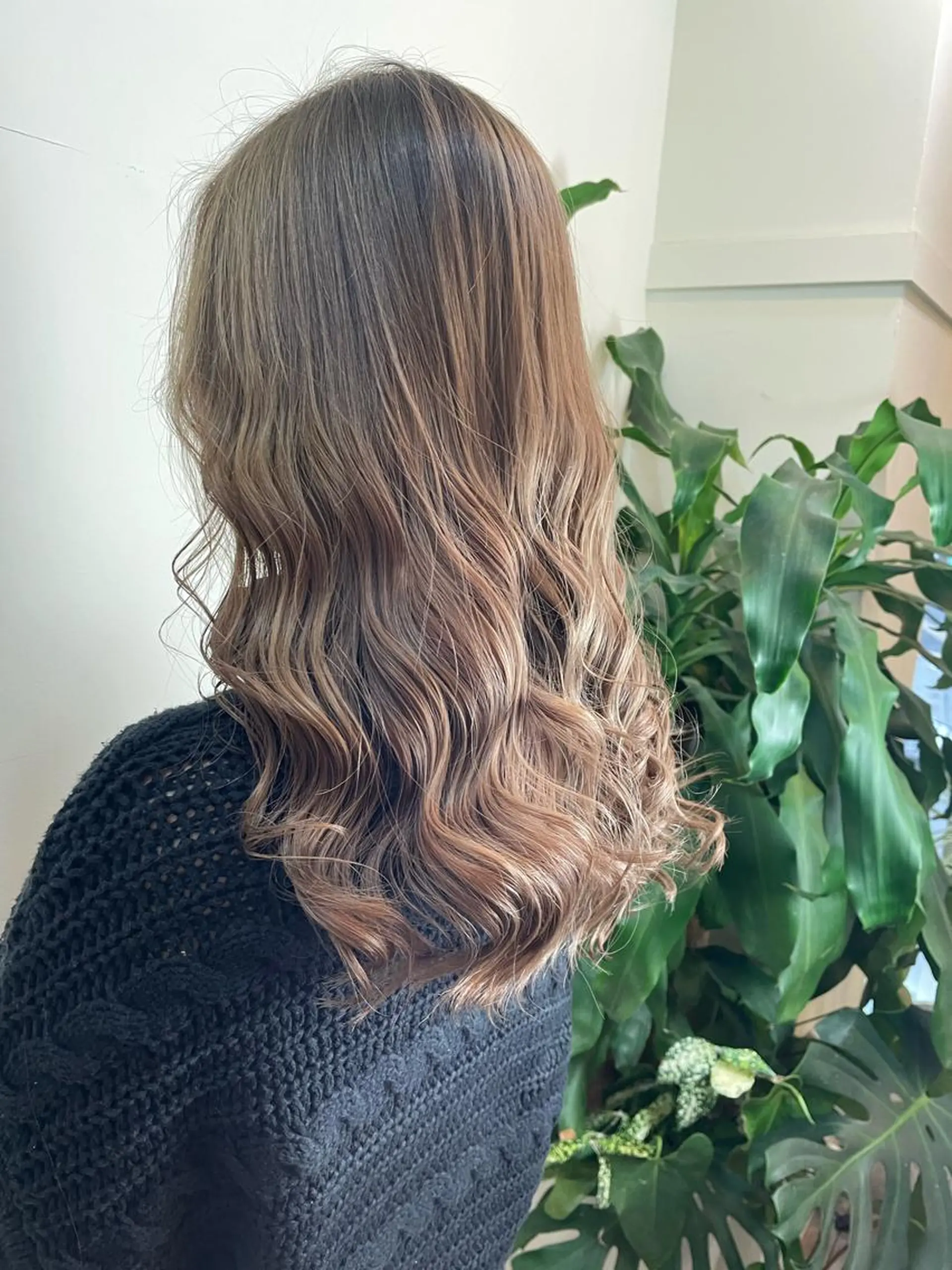 ロング カラー ベージュカラー カット ヘアカラー WEST OLAND加藤圭介のヘアスタイル