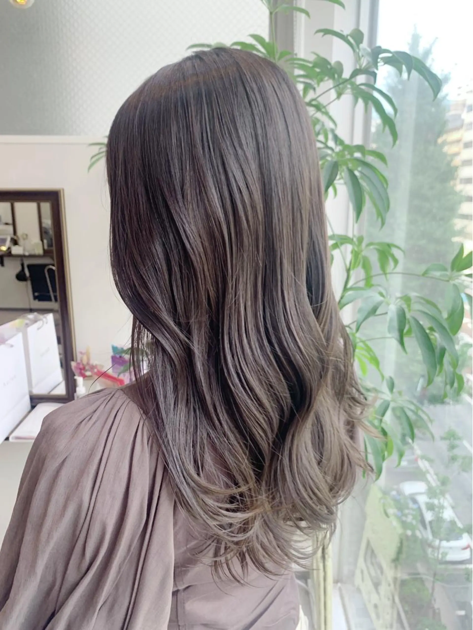 ロング カラー メンズ グレージュ イルミナカラー トリートメント カット ヘアカラー トリートメント 酸熱トリートメント/ 髪質改善🌟玉井香奈のヘアスタイル
