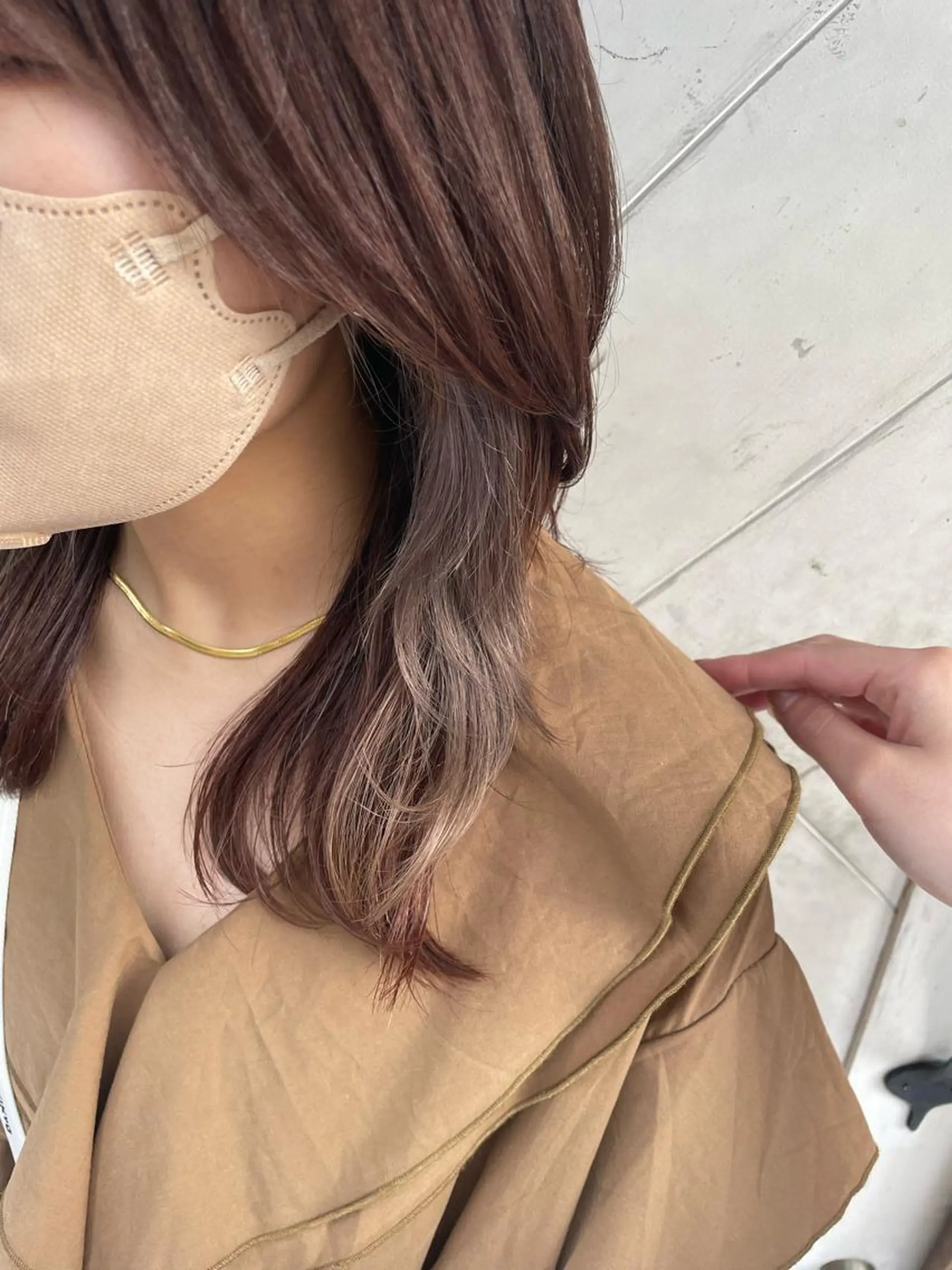 カラー ブラウンカラー 透明感カラー イヤリングカラー グレージュ インナーカラー 佐久間 成恵のヘアスタイル