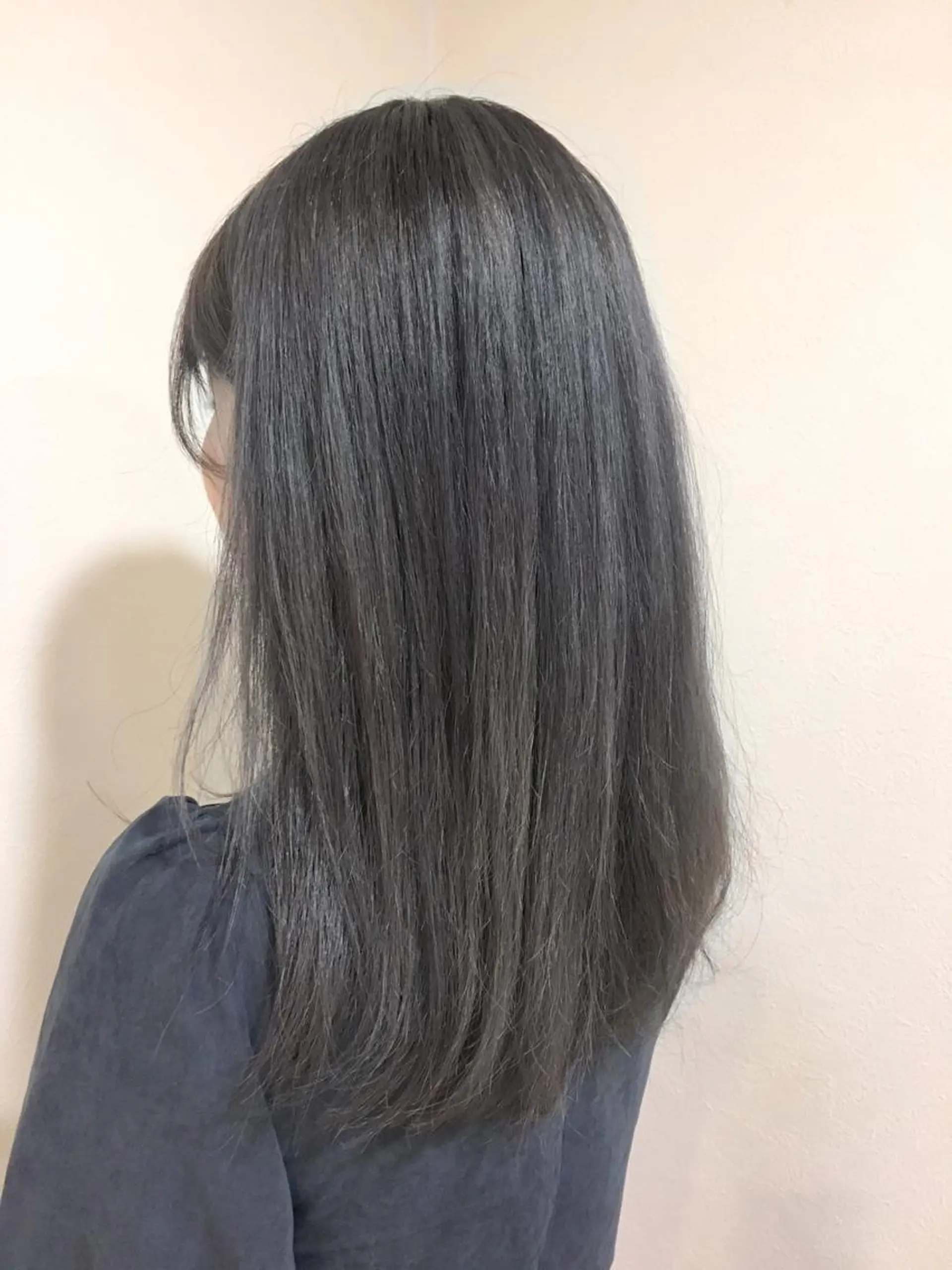 カラー 工藤 綾華のヘアスタイル