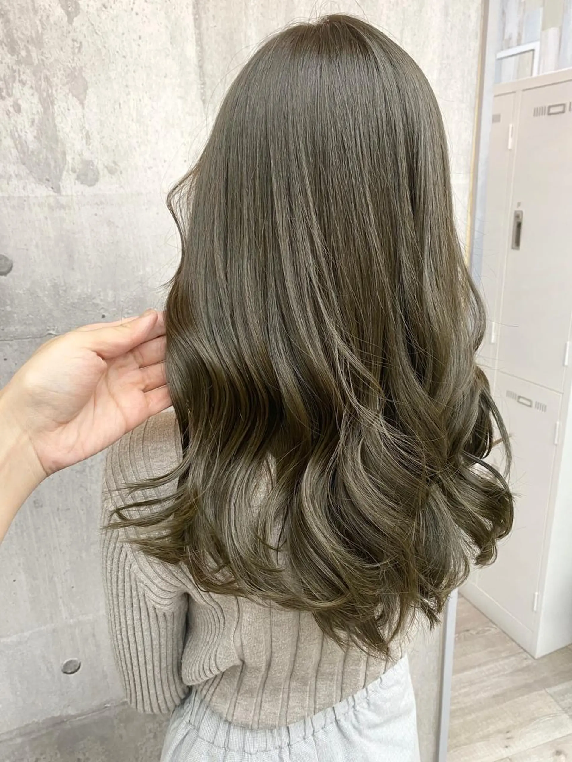 ロング カラー グレージュ イルミナカラー オリーブグレージュ オリーブグレー ピンクカラー カット ヘアカラー トリートメント B3  SHARE SALON【ビースリーシェアサロン】所属・☀️透明感color KURO☀️のヘアスタイル