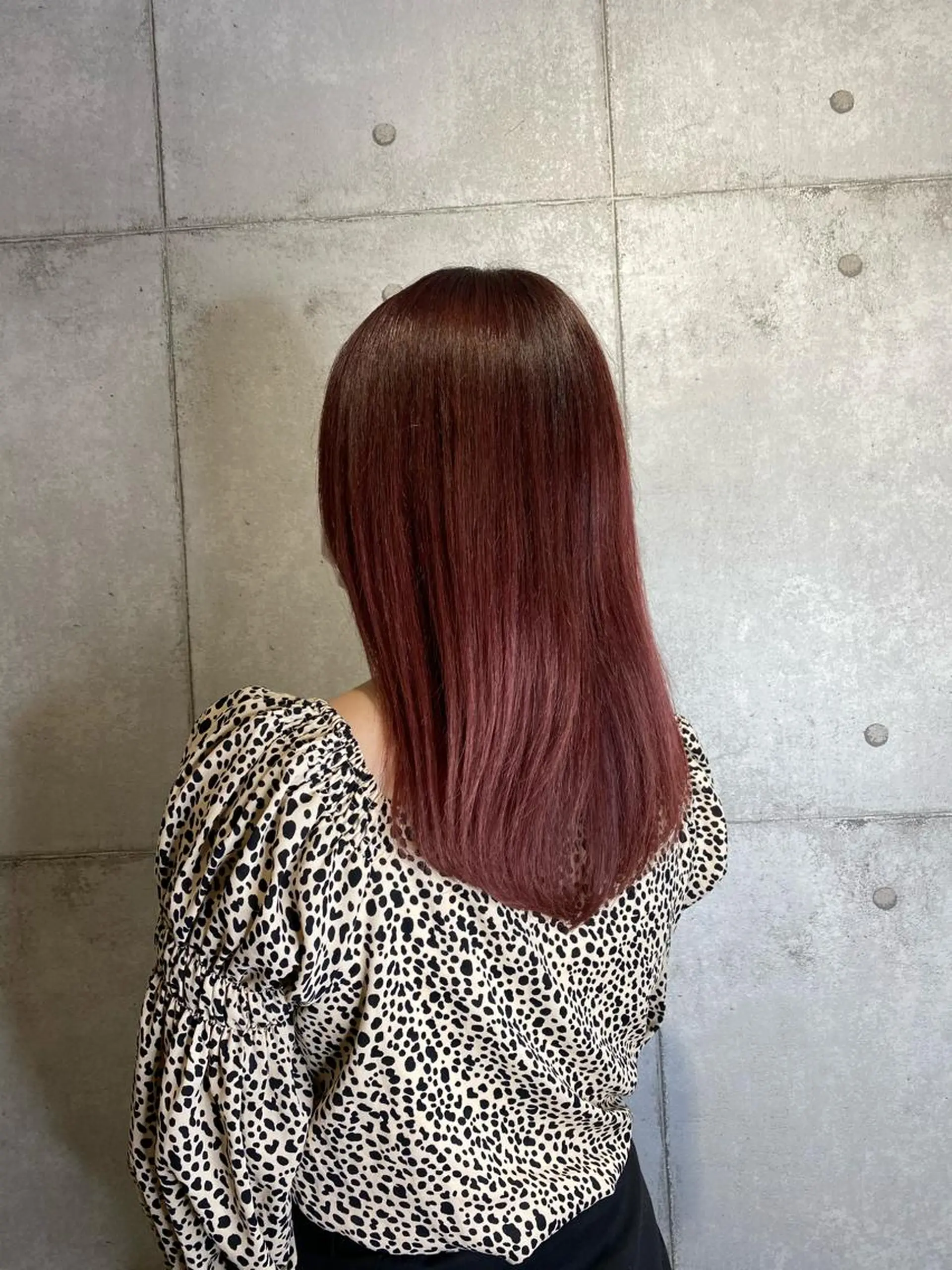 ミディアム カラー newi赤羽 HINATAのヘアスタイル