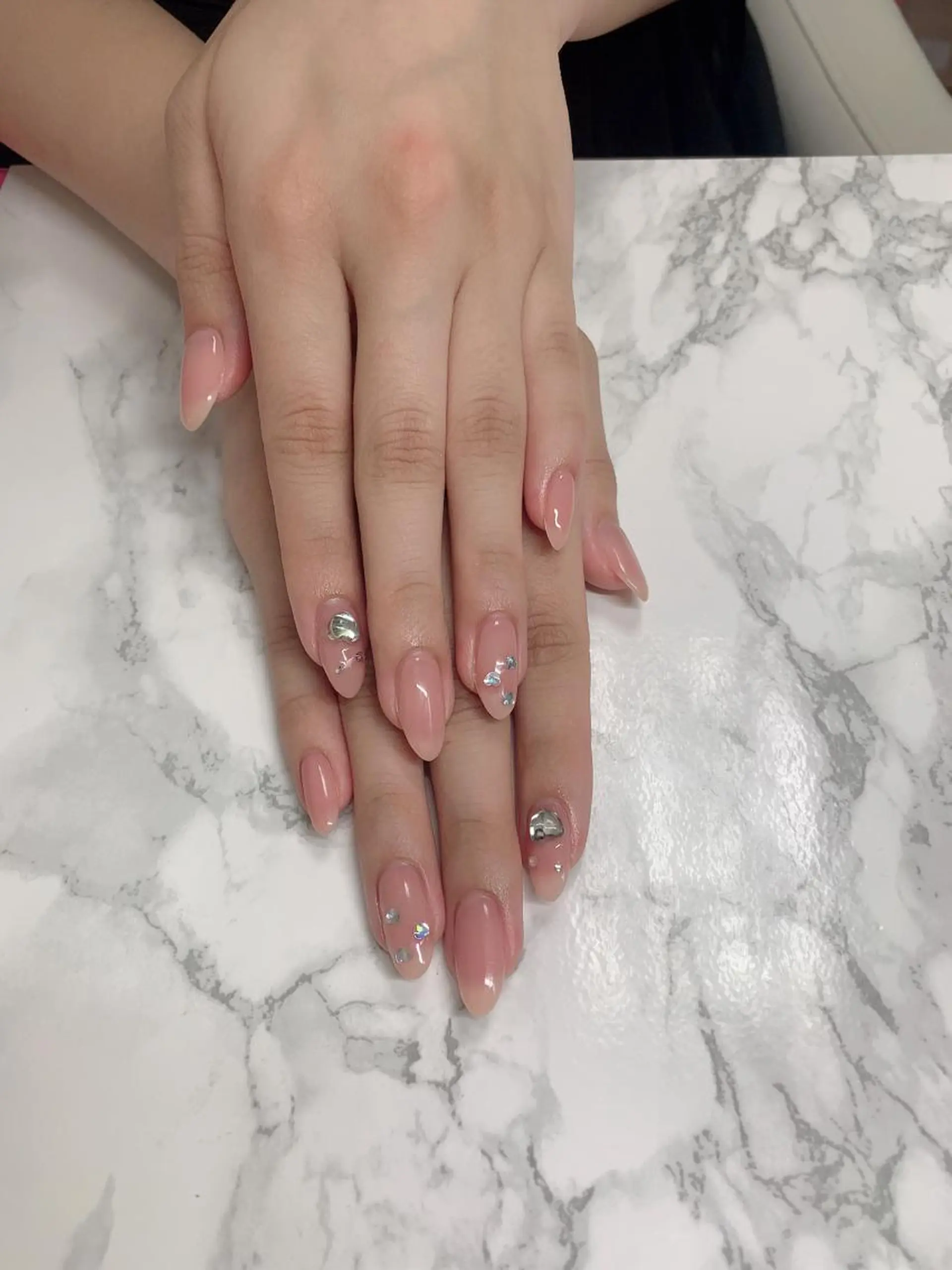 ネイル はな💎ネイル ワンホン、長さ出しのネイルデザイン