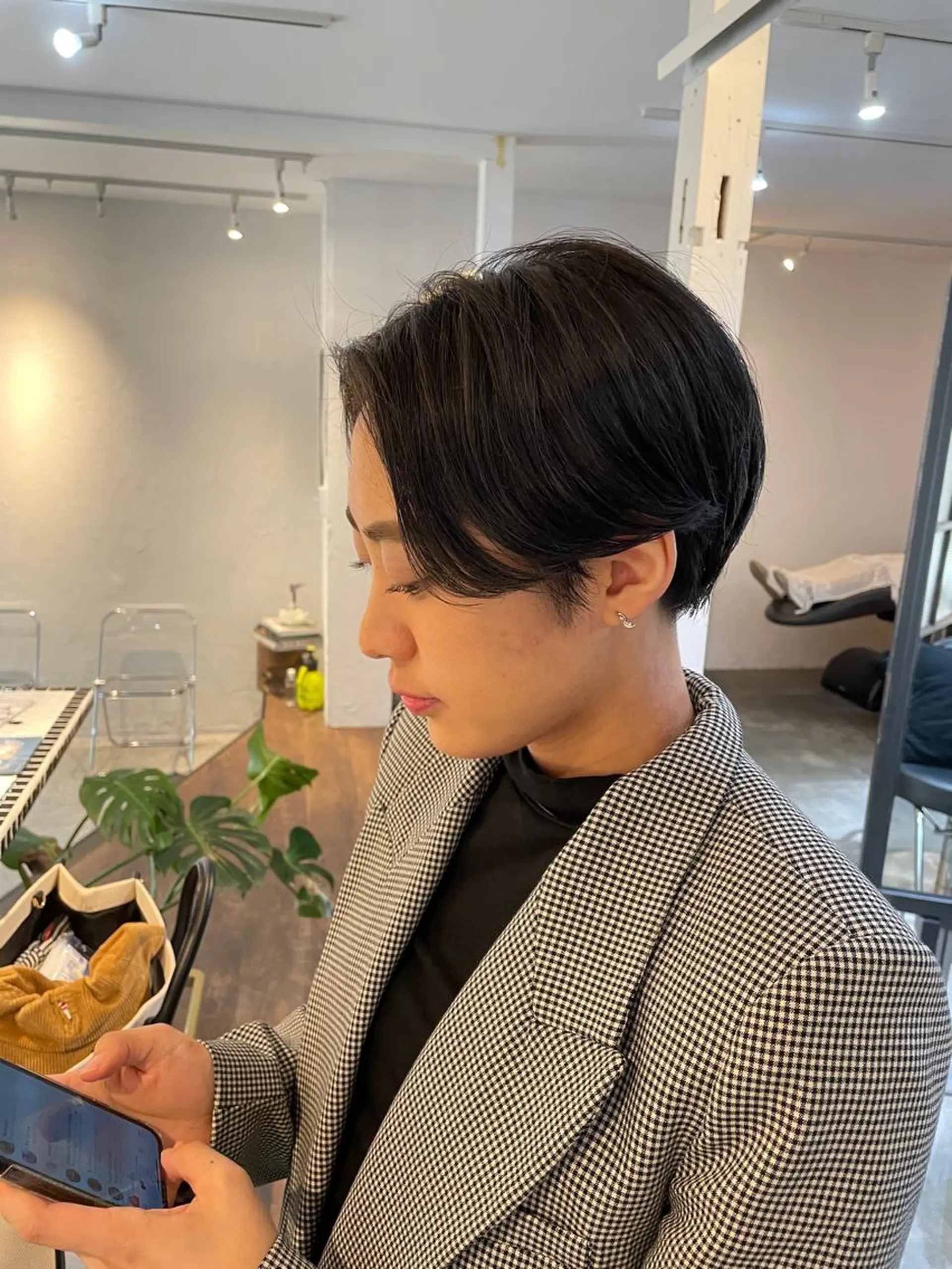 ショート カラー 高橋 愛美のヘアスタイル