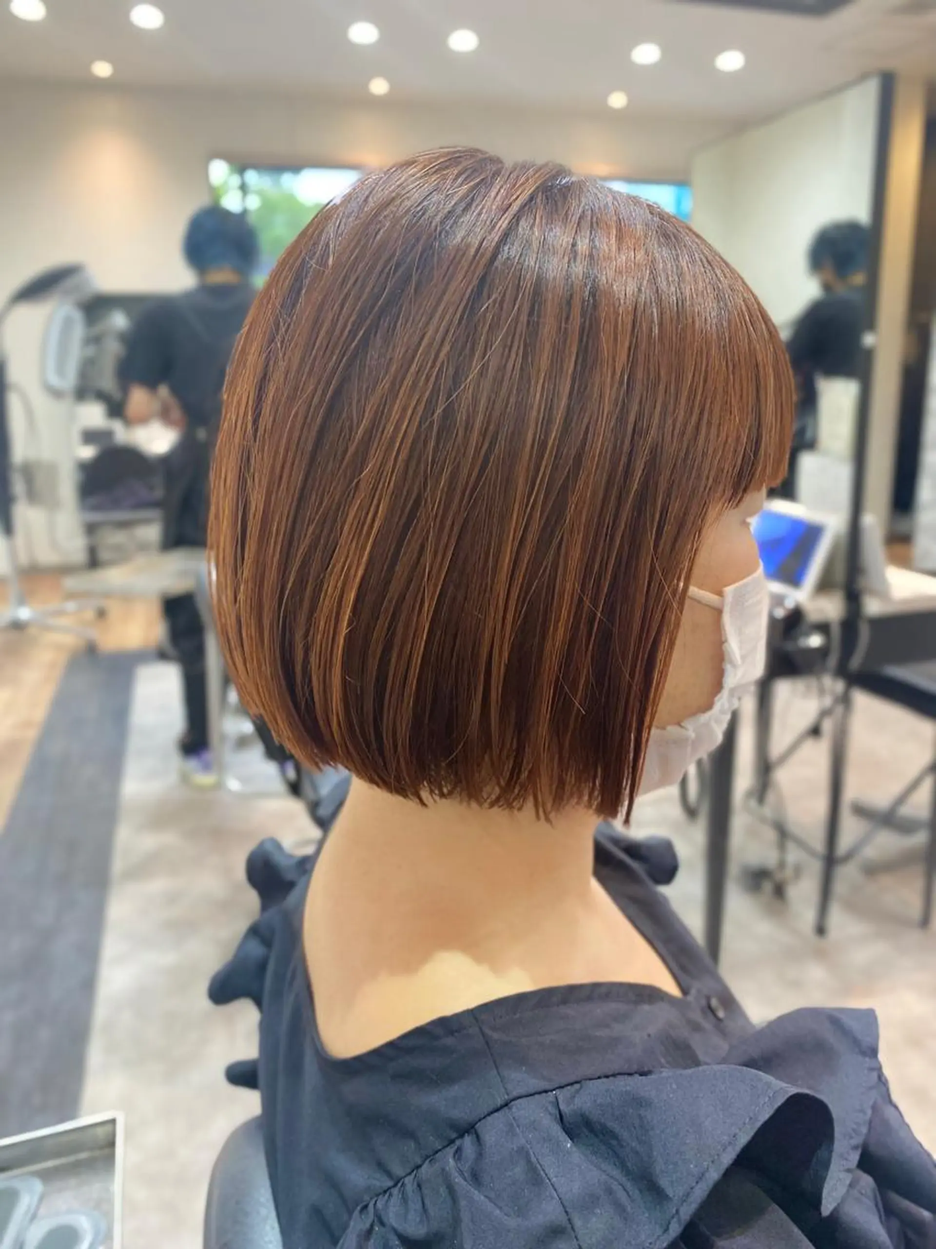 ミディアム ボブ カット ヘアカラー 矢部 萌深のヘアスタイル
