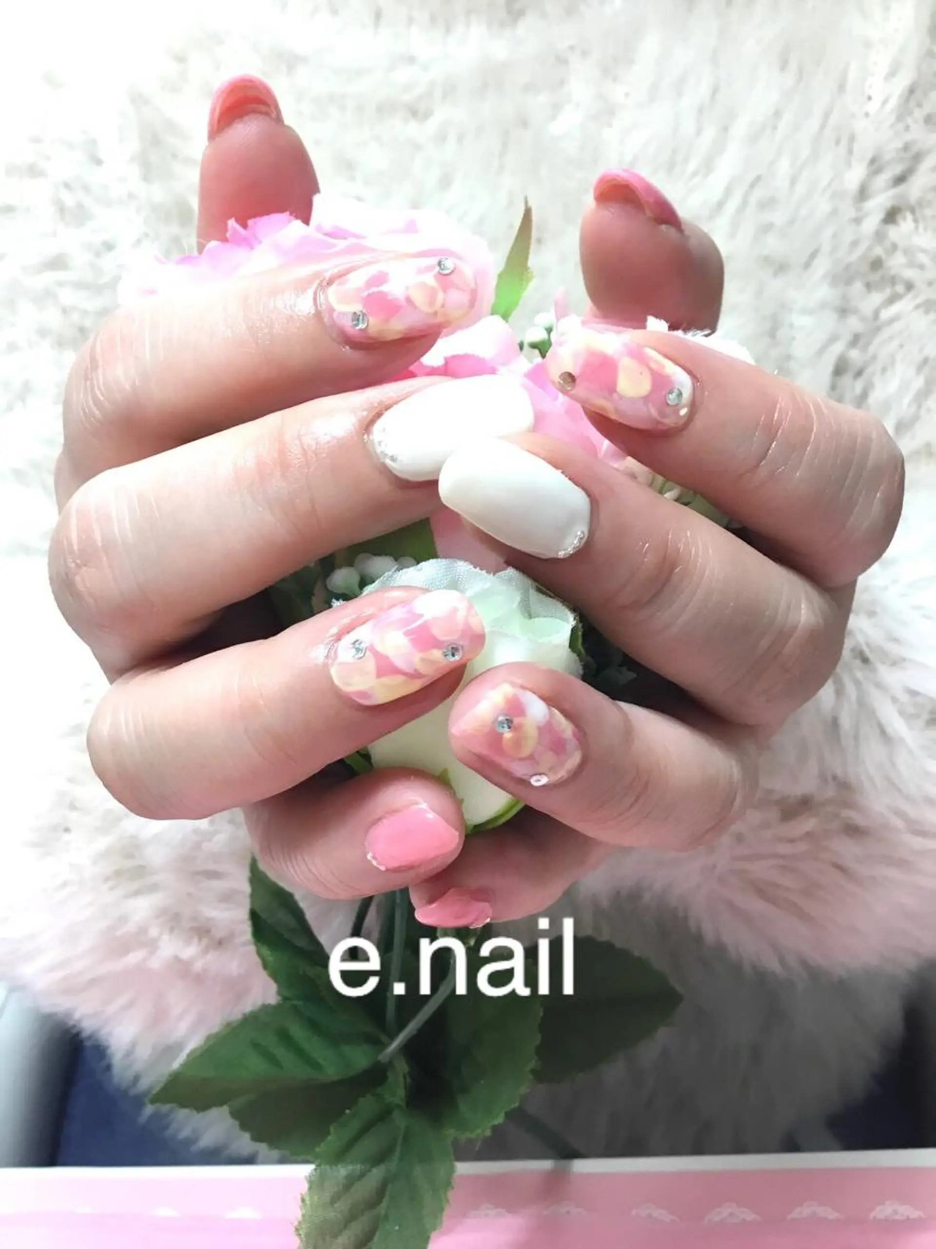ネイル e.nail所属・和賀井 恵理のネイルデザイン