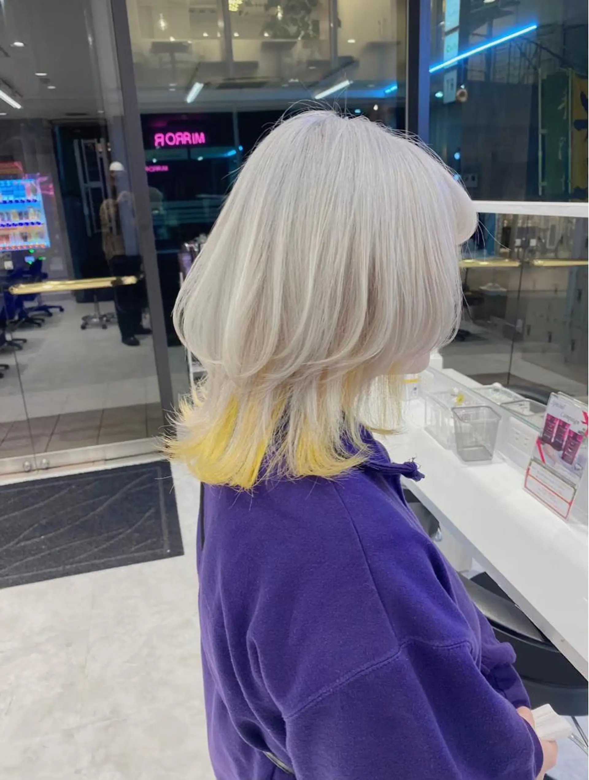 ミディアム カラー アッシュ アッシュグレー アッシュグレージュ バレイヤージュ ミストバング ヘアカラー トリートメント ヘアセット 韓国ヘア特化💍 tiam💍ブリーチのヘアスタイル